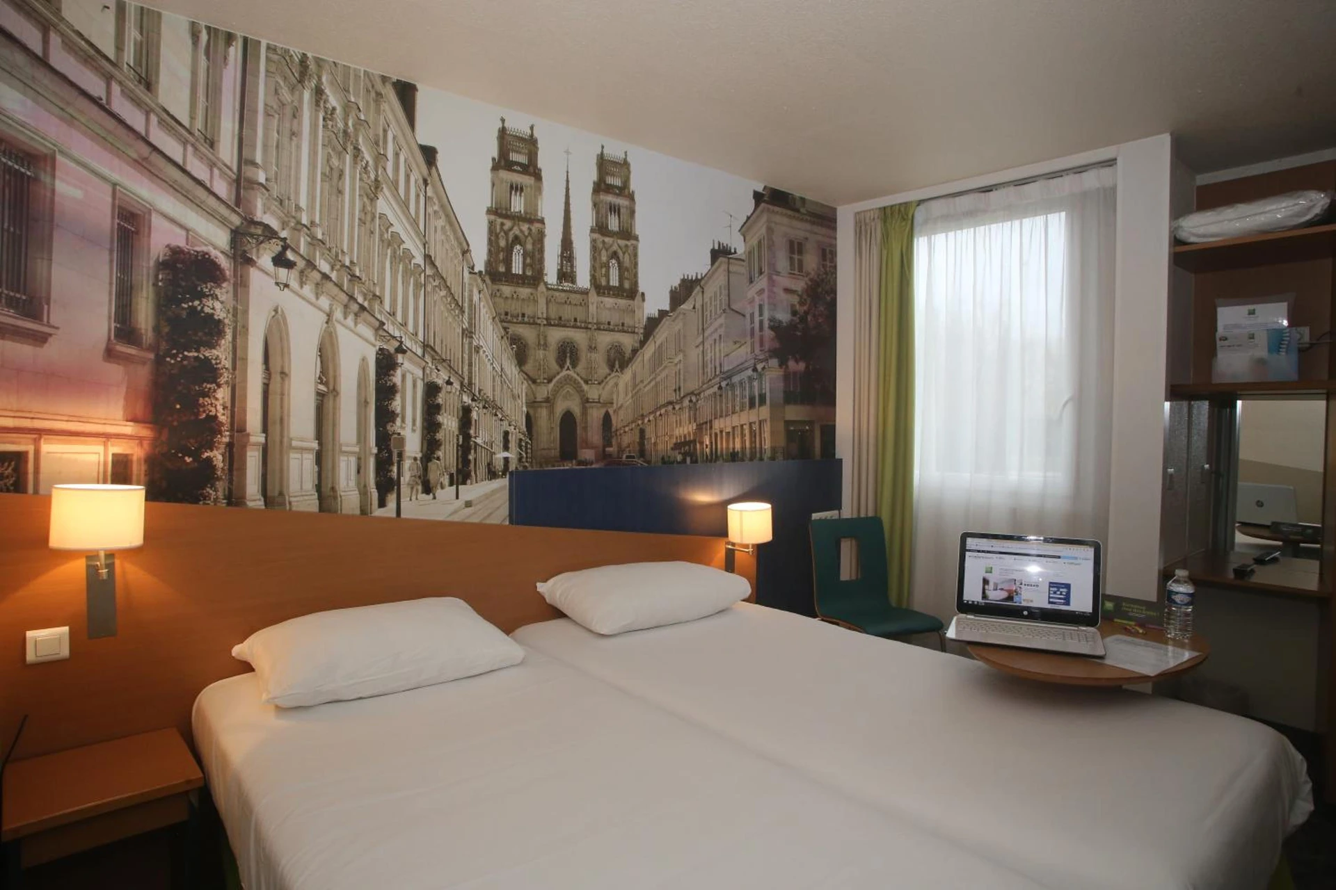 Chambre disponible pour un séminaire d'entreprise à ibis Styles Orléans - La Chapelle-Saint-Mesmin