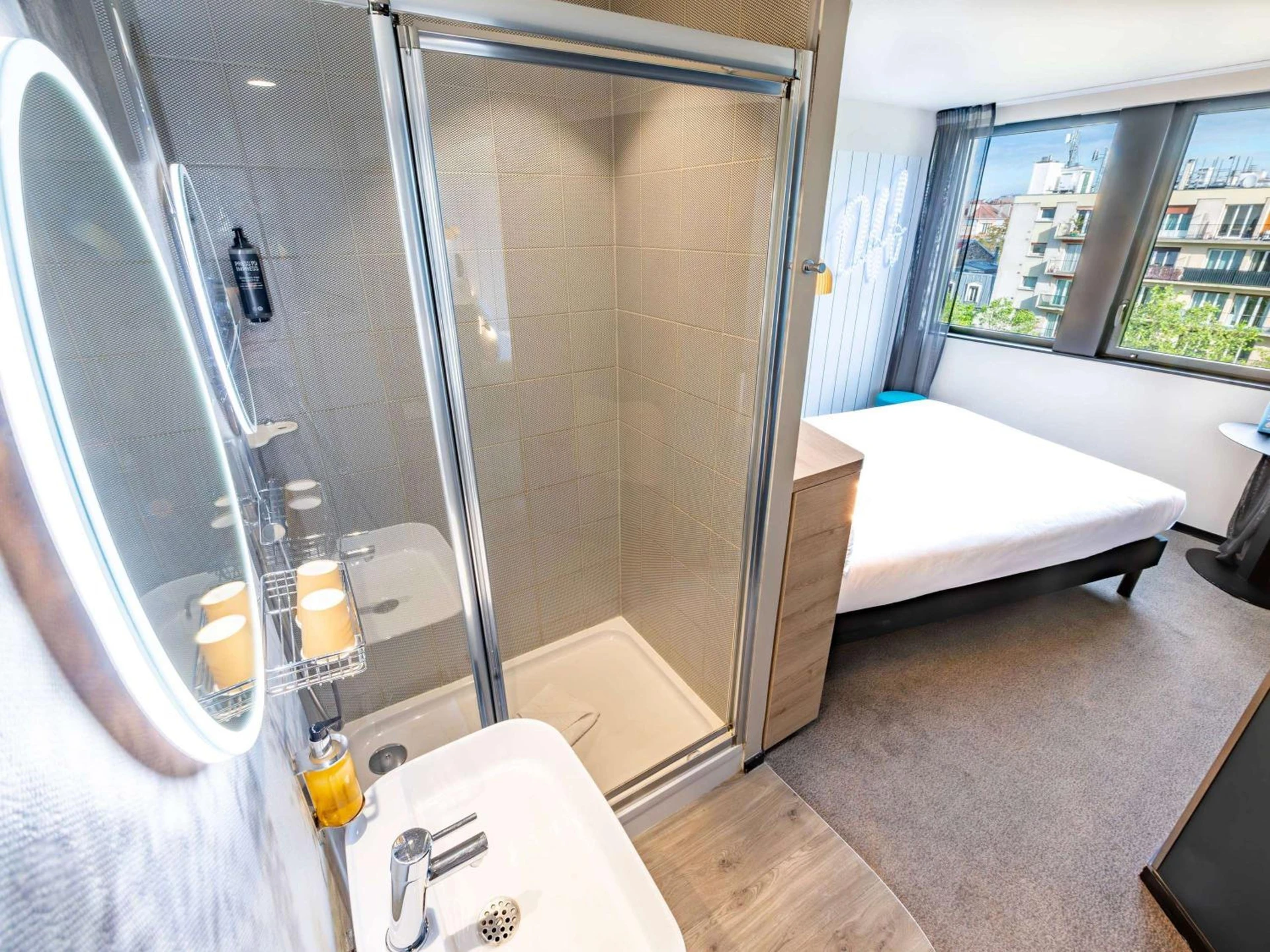 Magnifique chambre pour un séminaire d'entreprise à ibis Styles Paris 16 Boulogne - Paris