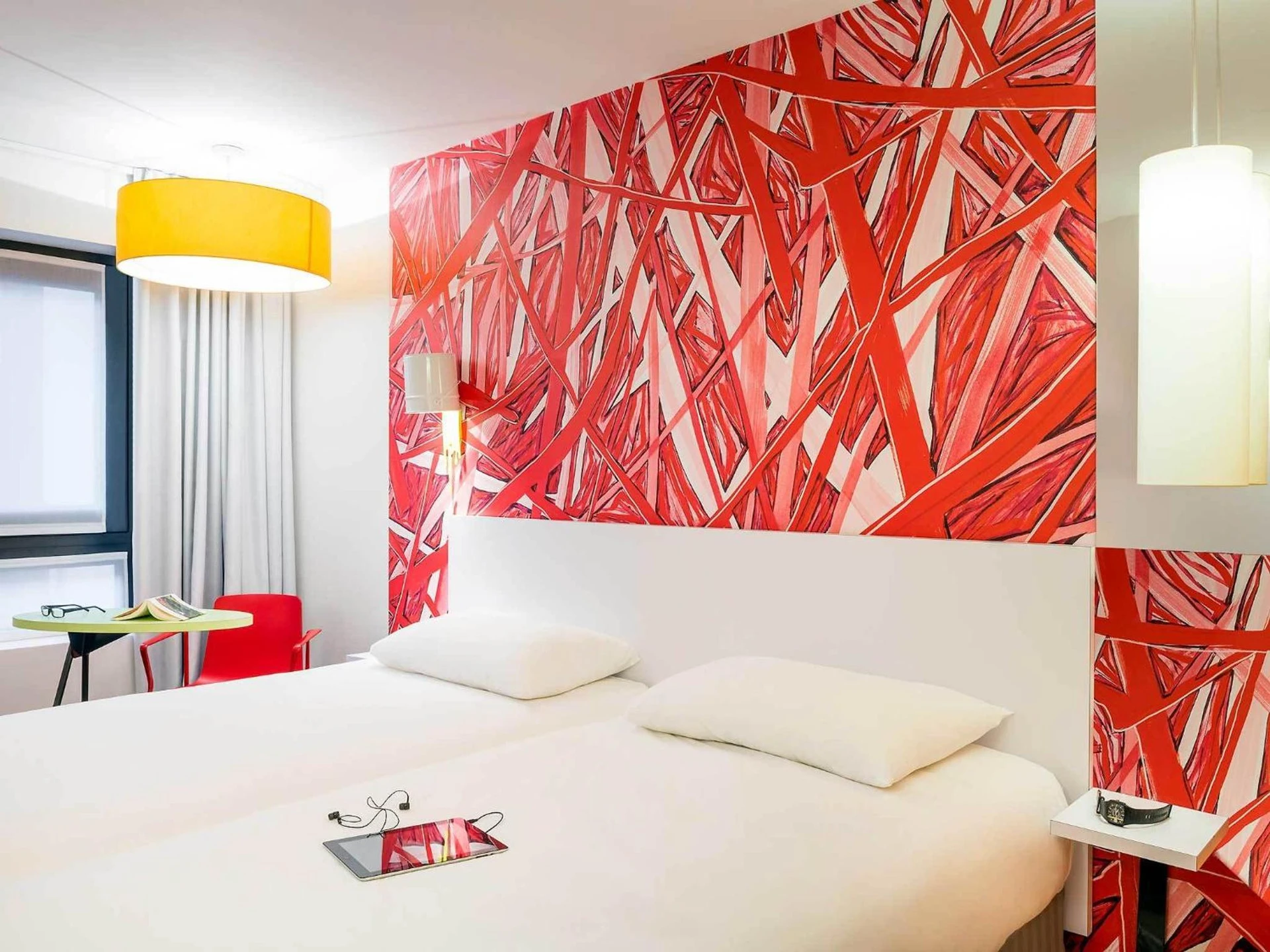 Magnifique chambre pour un séminaire d'entreprise à ibis Styles Paris La Défense Courbevoie - Courbevoie