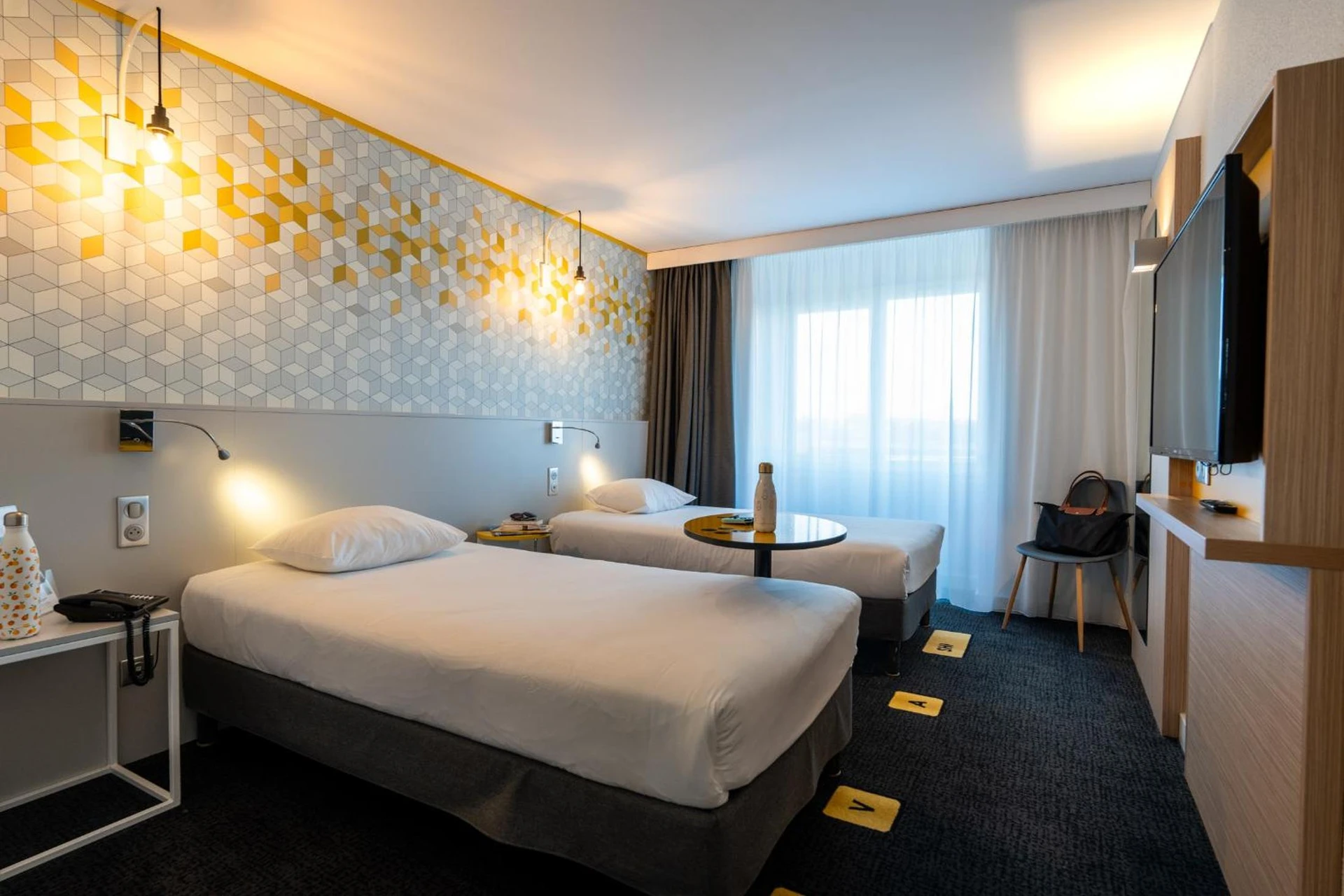 Chambre disponible pour un séminaire d'entreprise à ibis Styles Poitiers Nord - Poitiers
