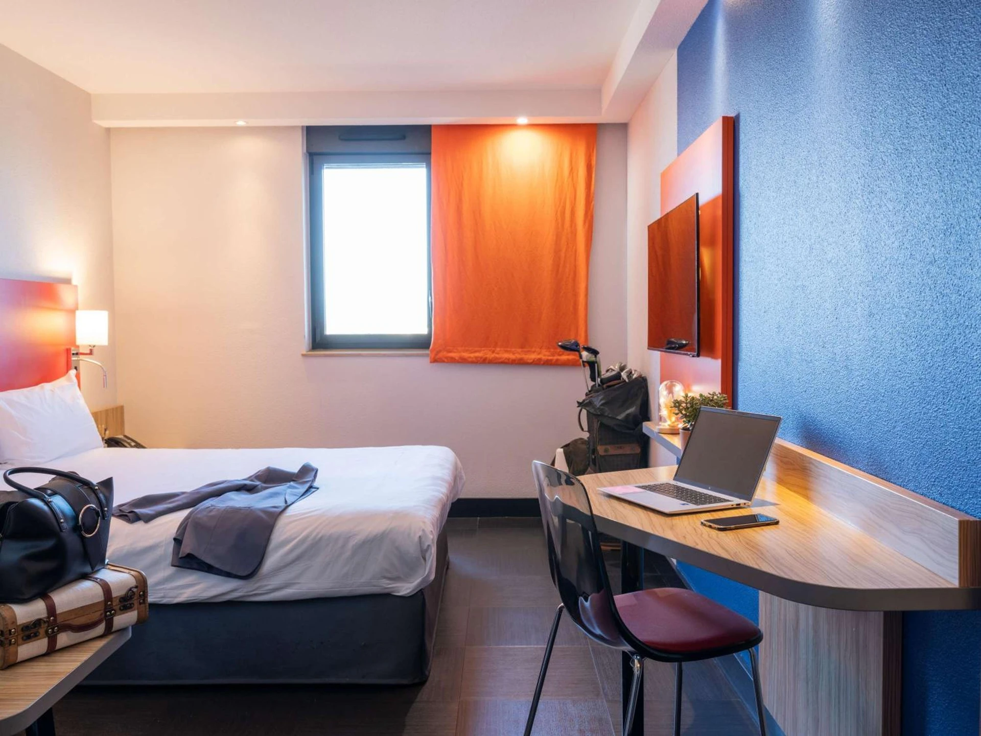 Chambre disponible pour un séminaire d'entreprise à ibis Styles Romans-Valence Gare TGV - Alixan