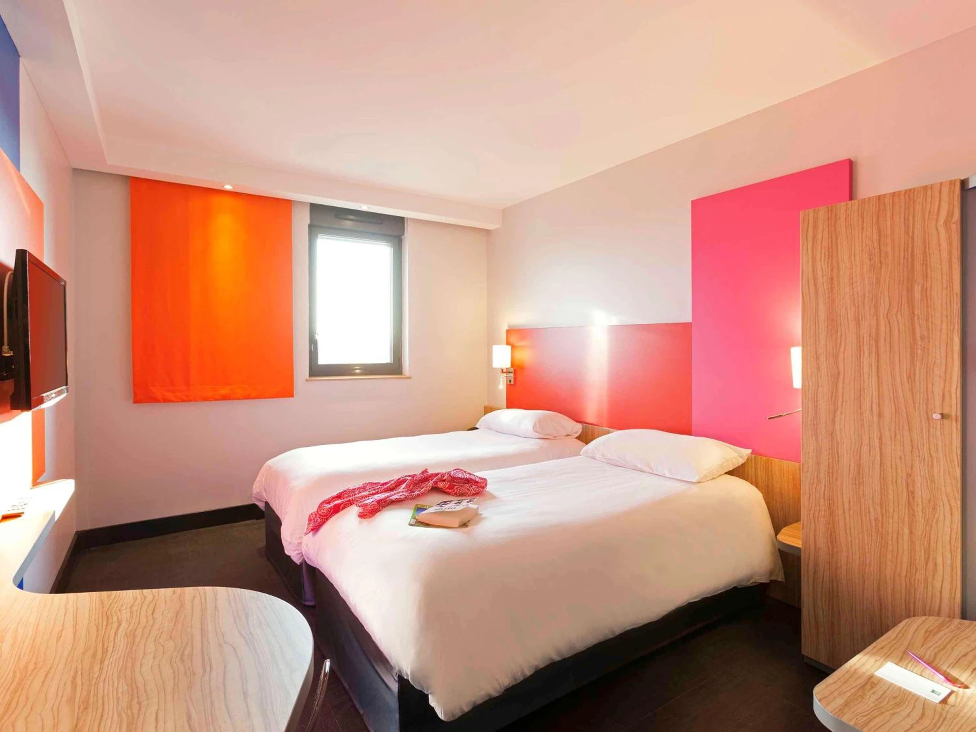Chambre disponible pour un séminaire d'entreprise à ibis Styles Romans-Valence Gare TGV - Alixan