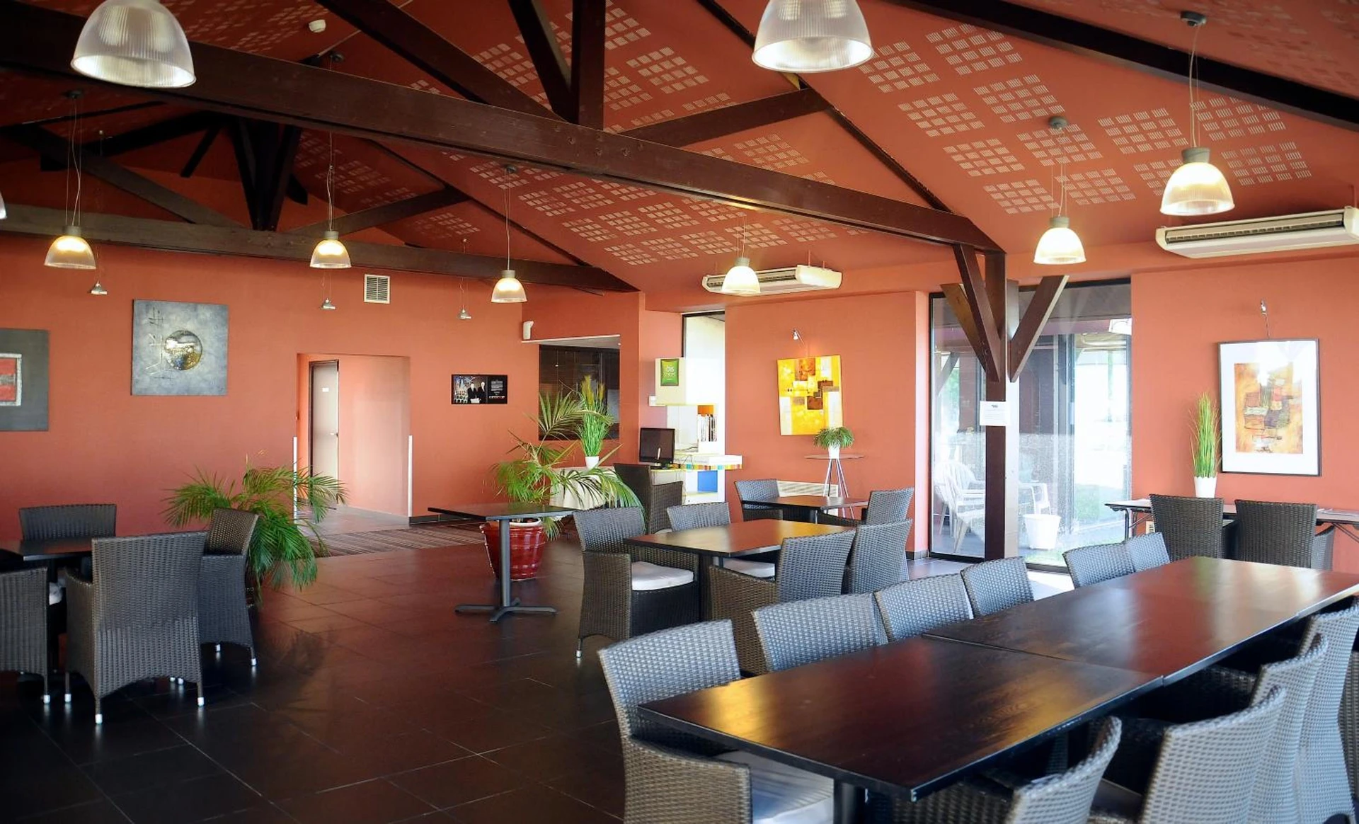 Organiser un séminaire d'entreprise : ibis Styles Segre à segre