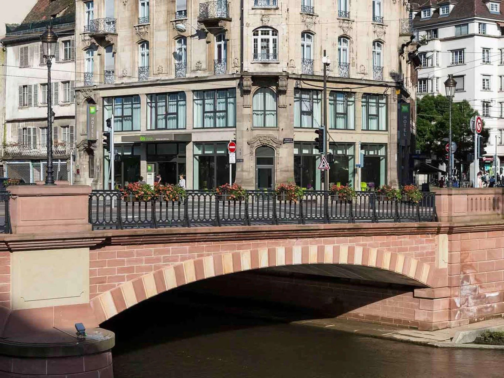 Chambre à ibis Styles Strasbourg Centre Petite France - Organiser un séminaire d'entreprise à Strasbourg
