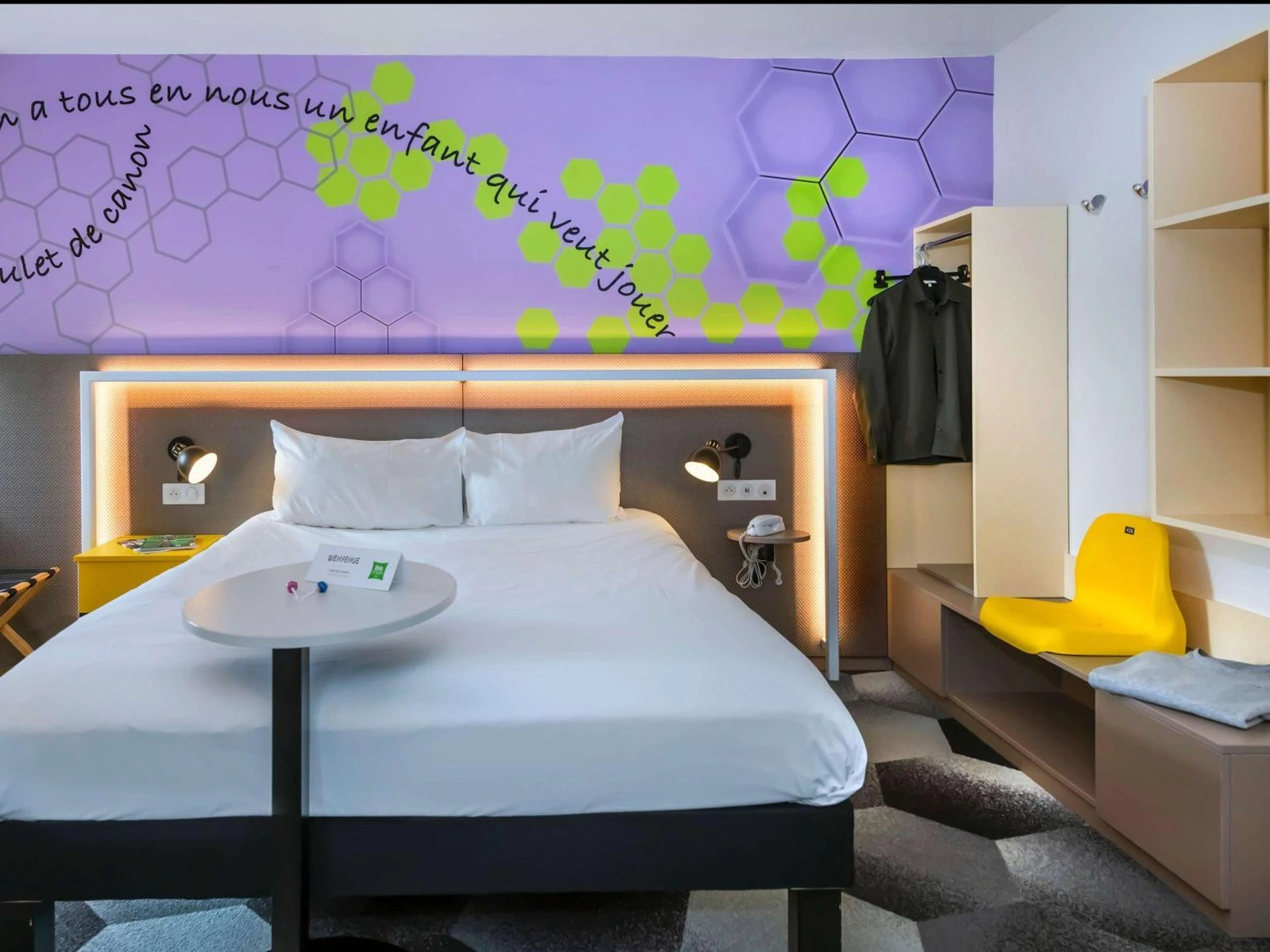 Ambiance de travail pour séminaire d'entreprise à ibis Styles Strasbourg Stade de la Meinau - Strasbourg