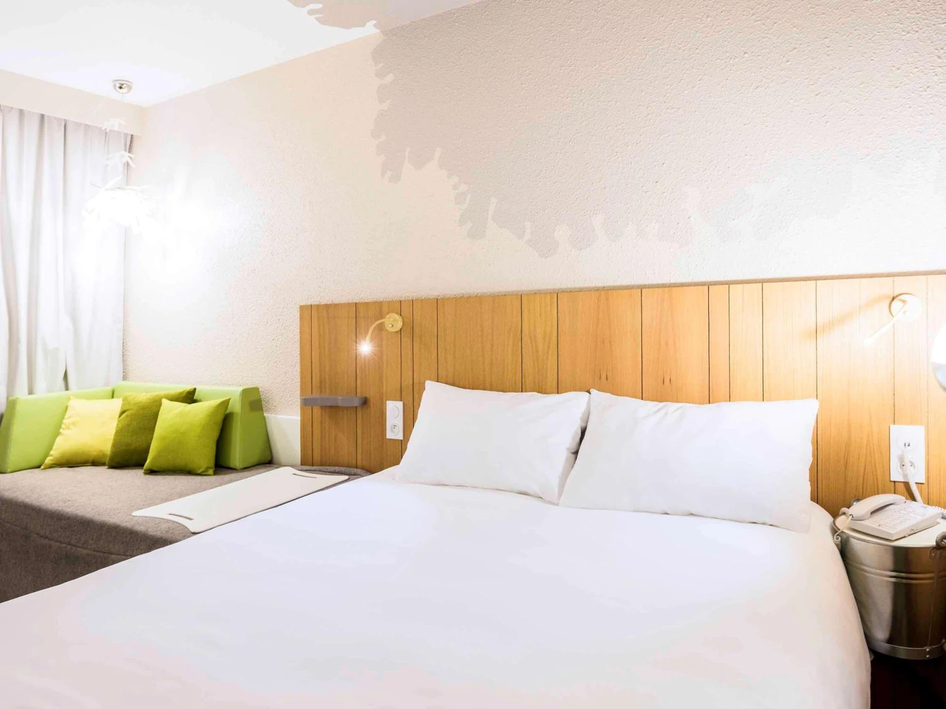 Chambre disponible pour un séminaire d'entreprise à ibis Styles Tours Sud - Chambray-lès-Tours