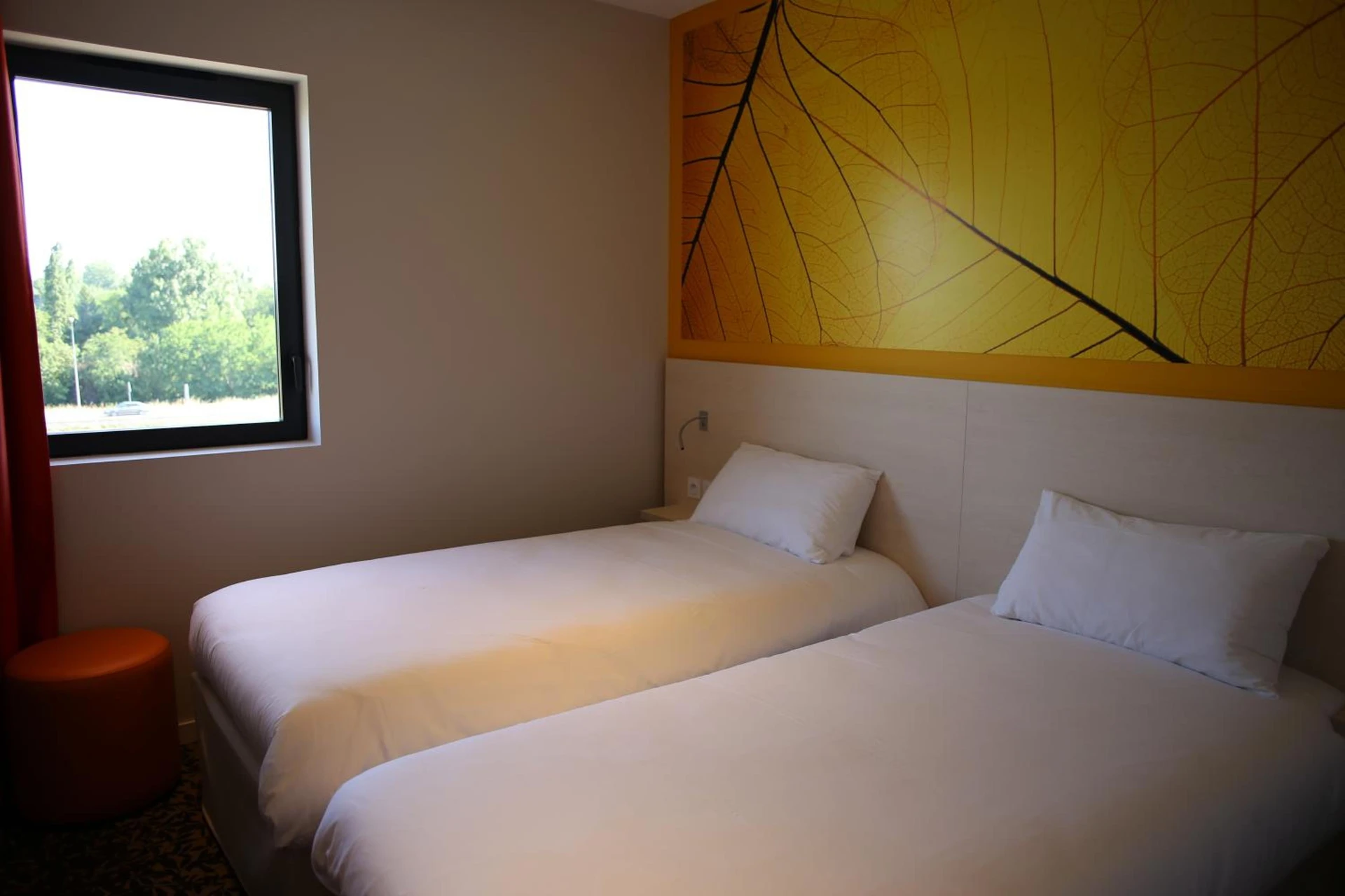 Chambre disponible pour un séminaire d'entreprise à ibis styles Villeneuve Sur Lot - Villeneuve-sur-Lot