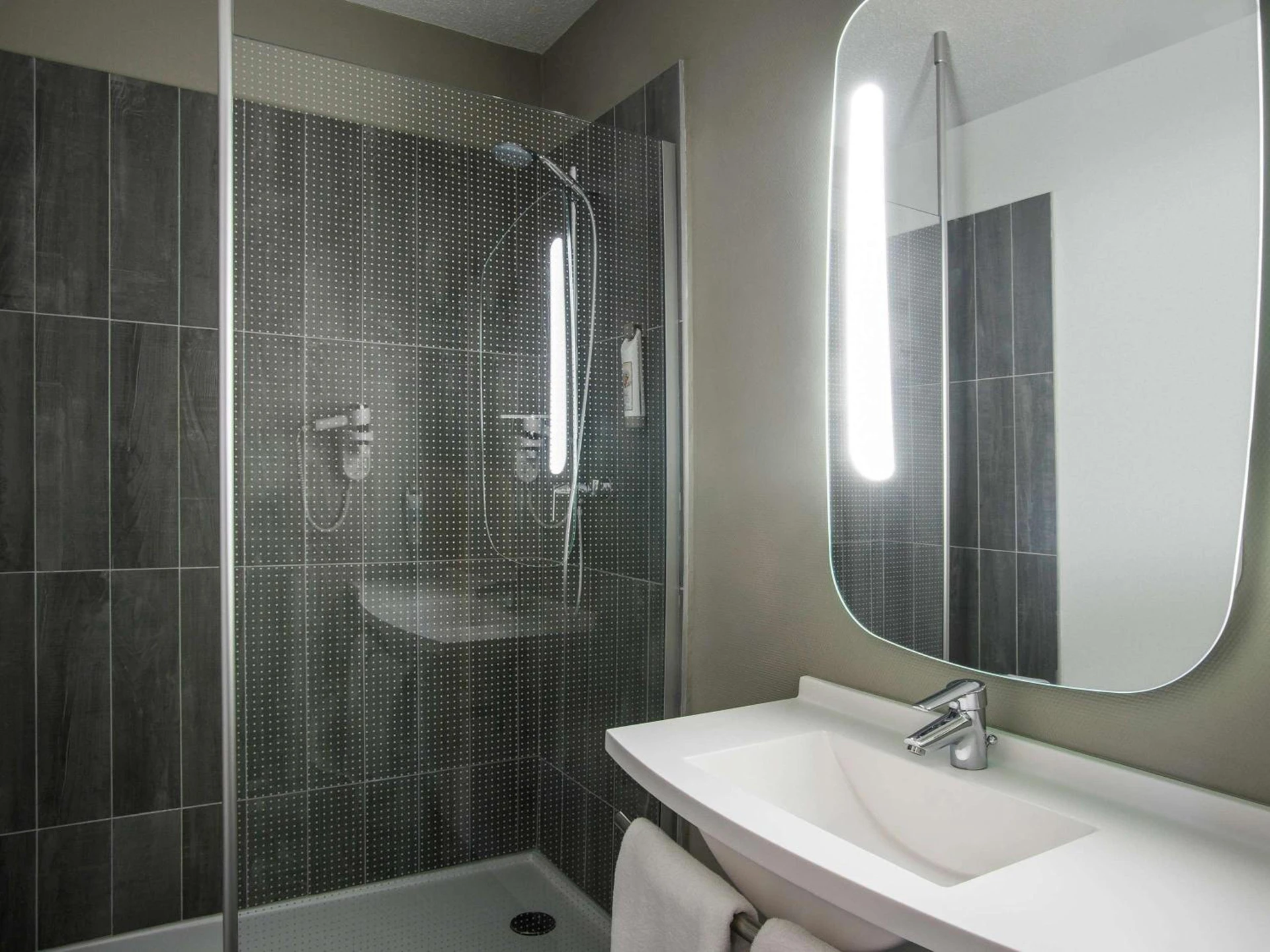 Chambre disponible pour un séminaire d'entreprise à ibis Tarbes Odos - Odos