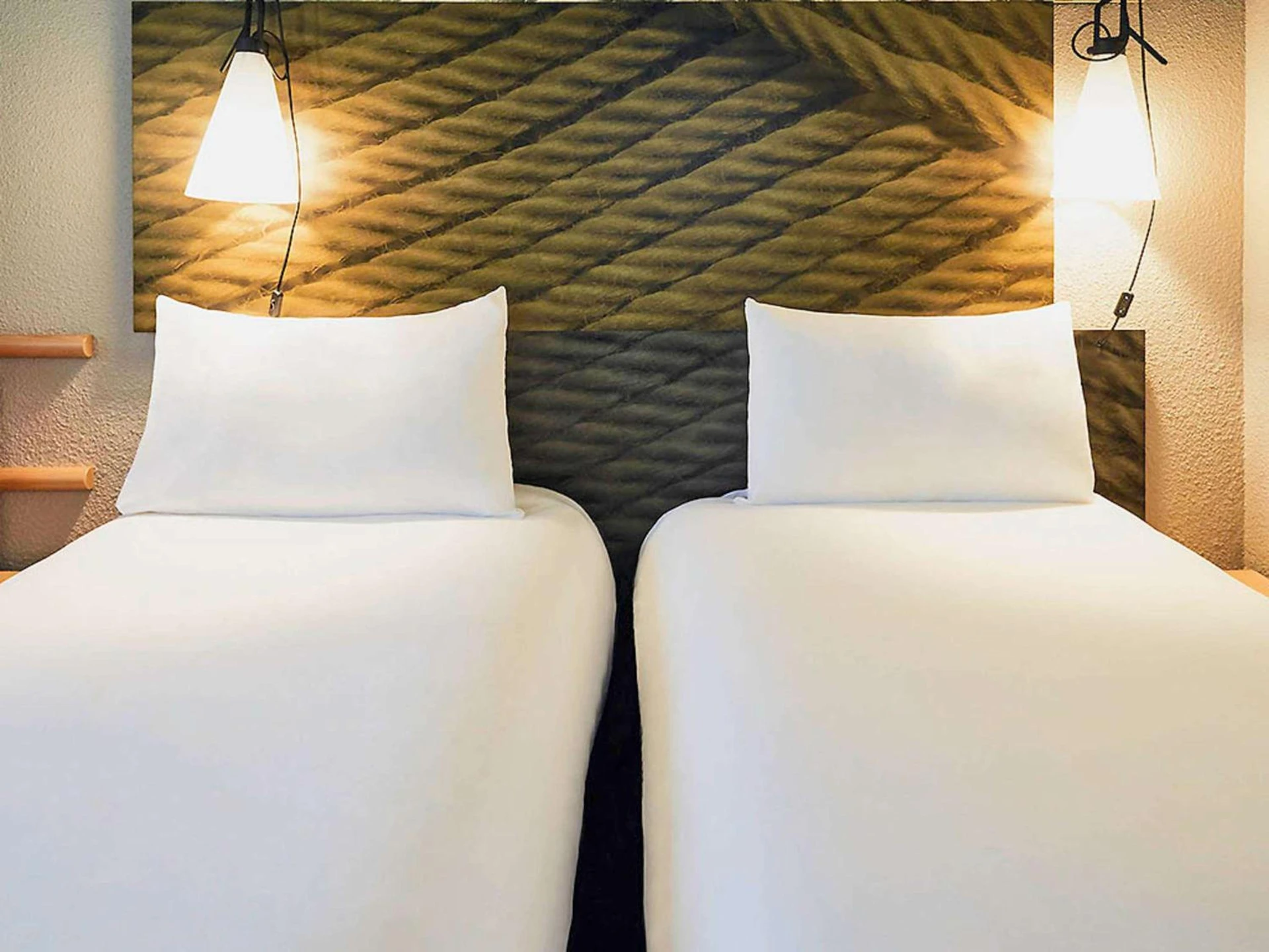 Magnifique chambre pour un séminaire d'entreprise à ibis Toulon La Seyne sur Mer - La Seyne-sur-Mer