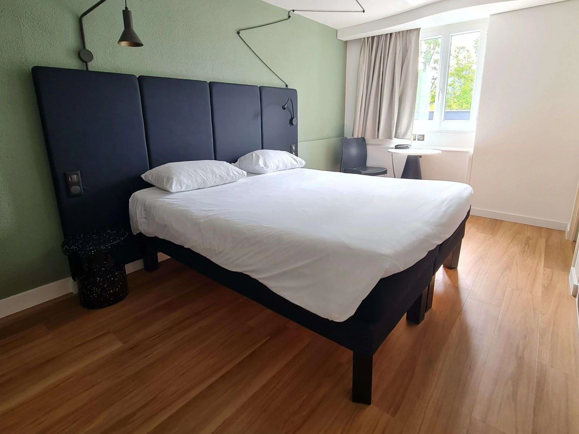 Magnifique chambre pour un séminaire d'entreprise à ibis Vannes - Vannes