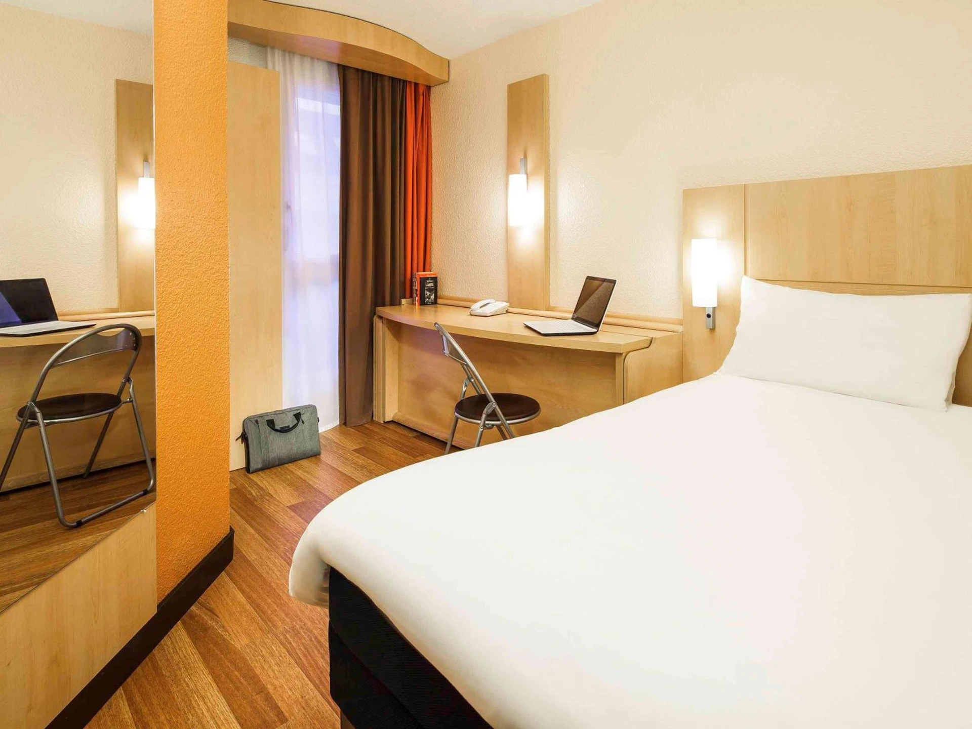 Chambre disponible pour un séminaire d'entreprise à ibis Versailles Château - Versailles