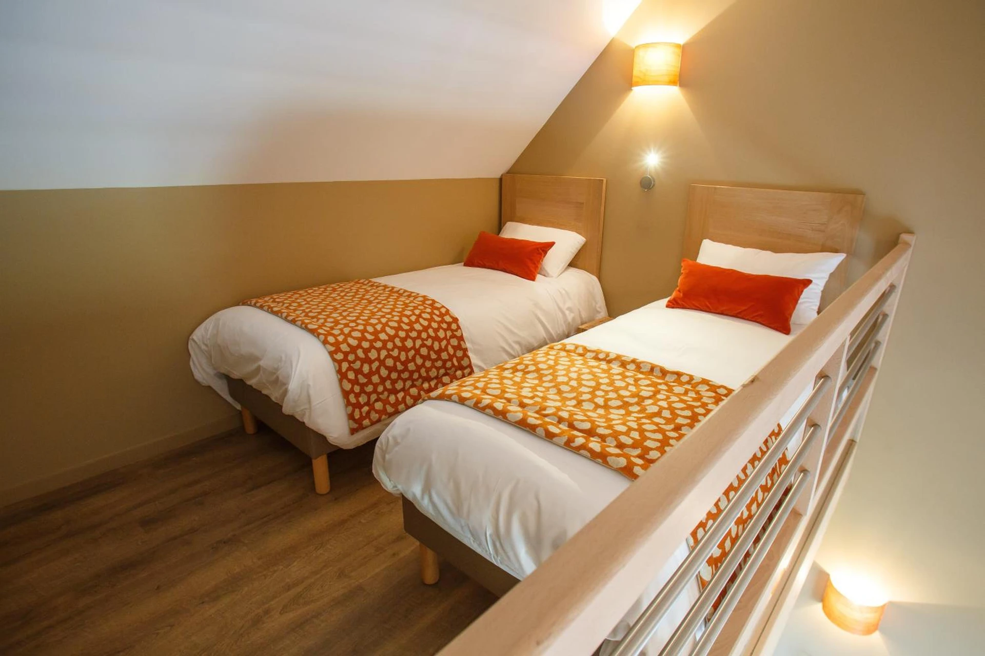 Chambre disponible pour un séminaire d'entreprise à LOGIS Hôtel-restaurant IMAGO - La Roche-Clermault