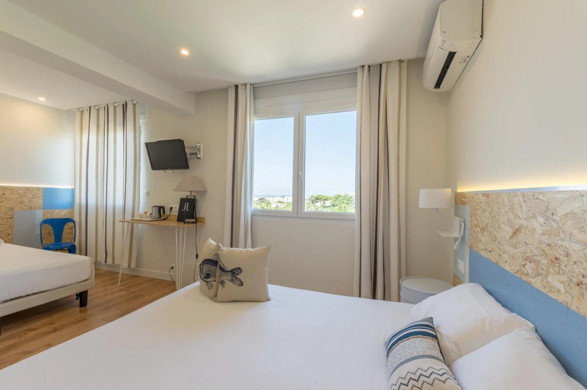 Magnifique chambre pour un séminaire d'entreprise à Cit'Hotel Imperial - Sète
