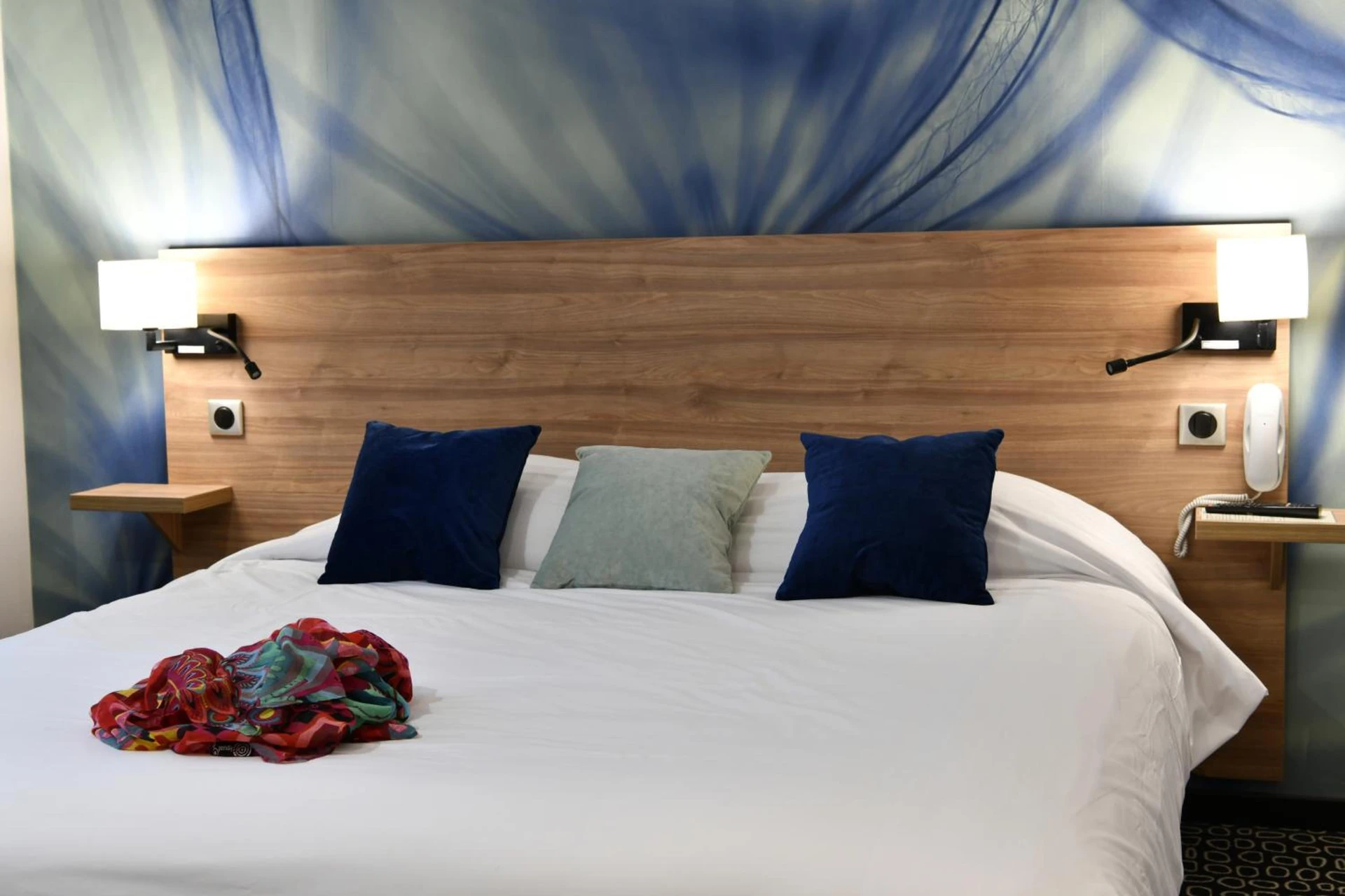 Magnifique chambre pour un séminaire d'entreprise à In Situ Hotel - Valenciennes