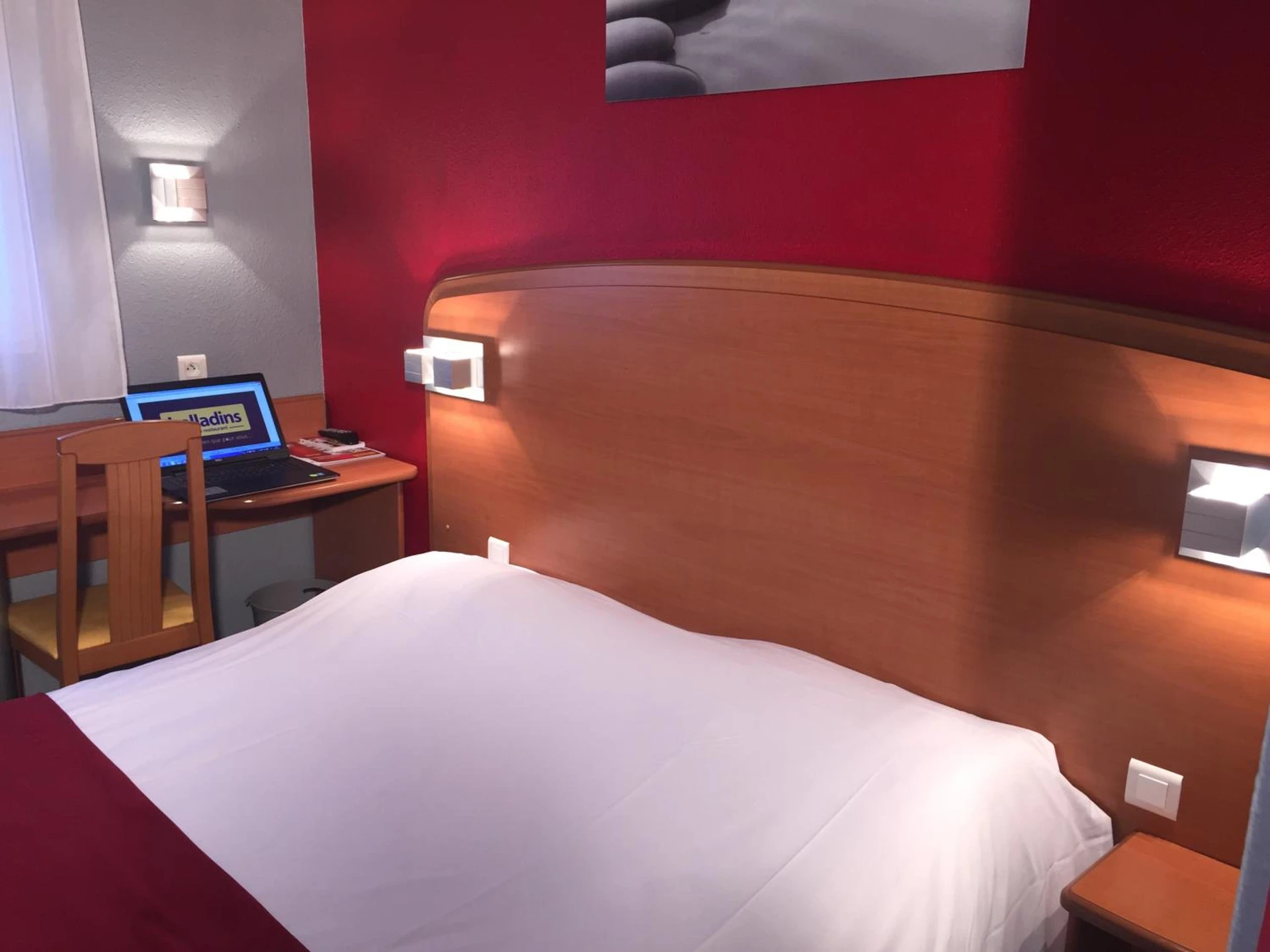 Chambre disponible pour un séminaire d'entreprise à initial by balladins Amiens / Longueau - Longueau