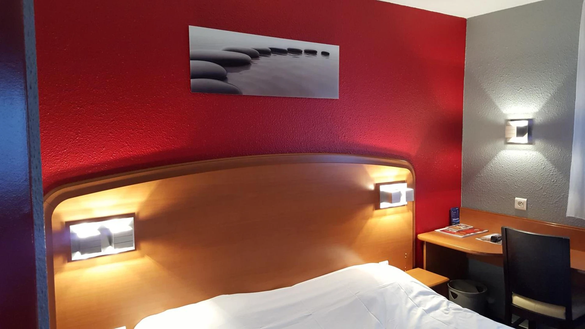 Chambre disponible pour un séminaire d'entreprise à initial by balladins Amiens / Longueau - Longueau