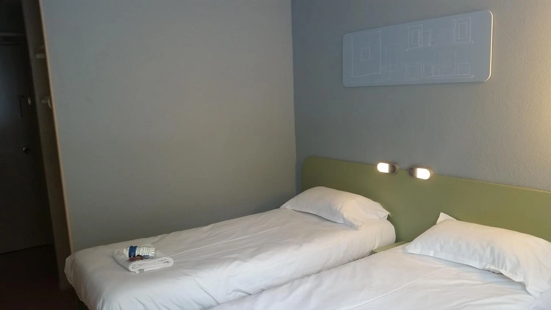 Magnifique chambre pour un séminaire d'entreprise à Hotel Inn Design Moutiers - Moutiers