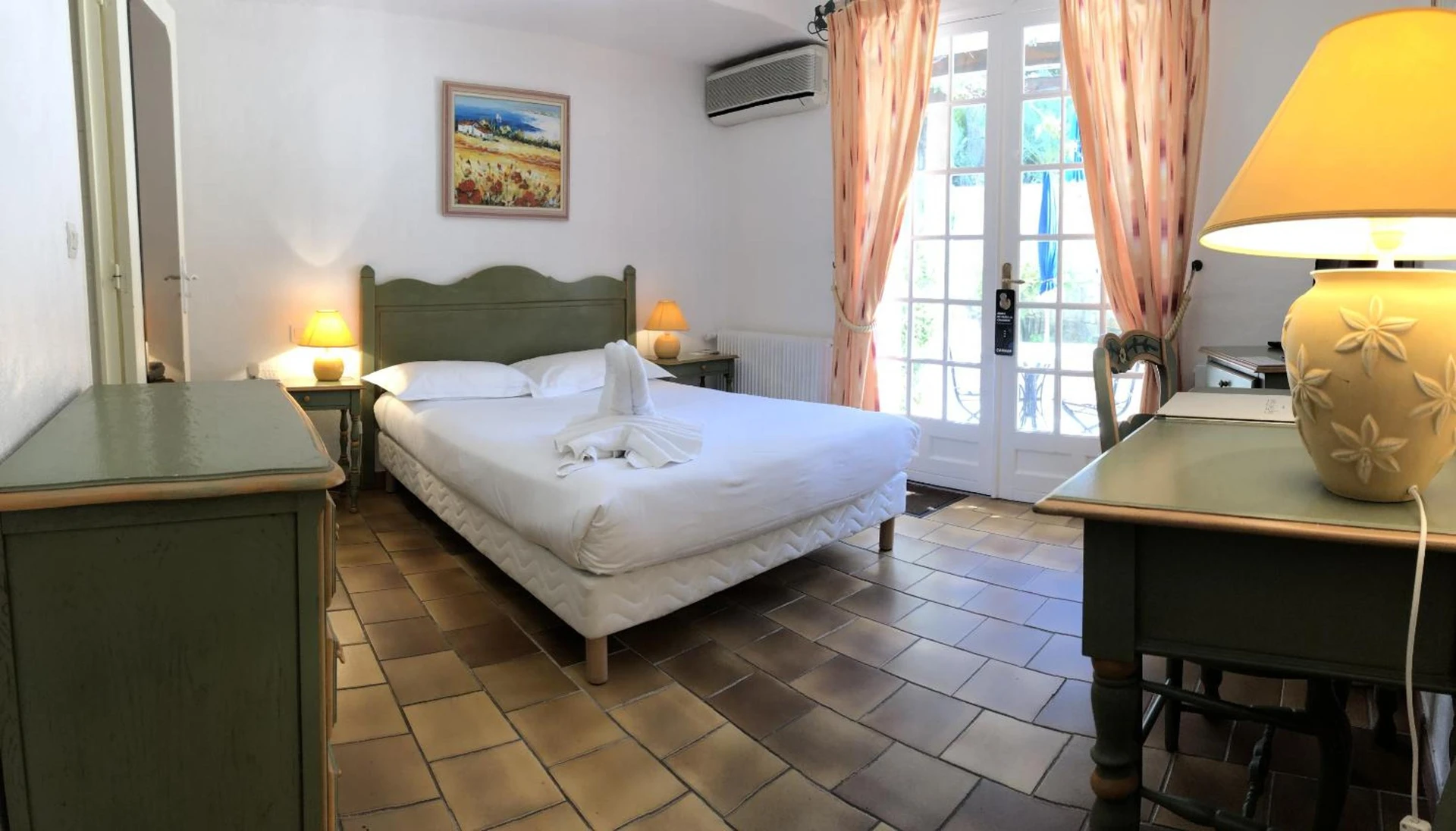 Chambre disponible pour un séminaire d'entreprise à Hôtel Jas Neuf - Sainte-Maxime