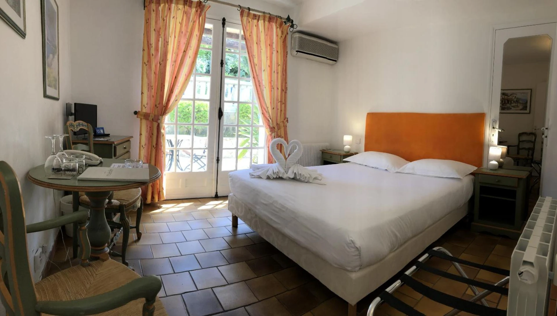 Chambre disponible pour un séminaire d'entreprise à Hôtel Jas Neuf - Sainte-Maxime
