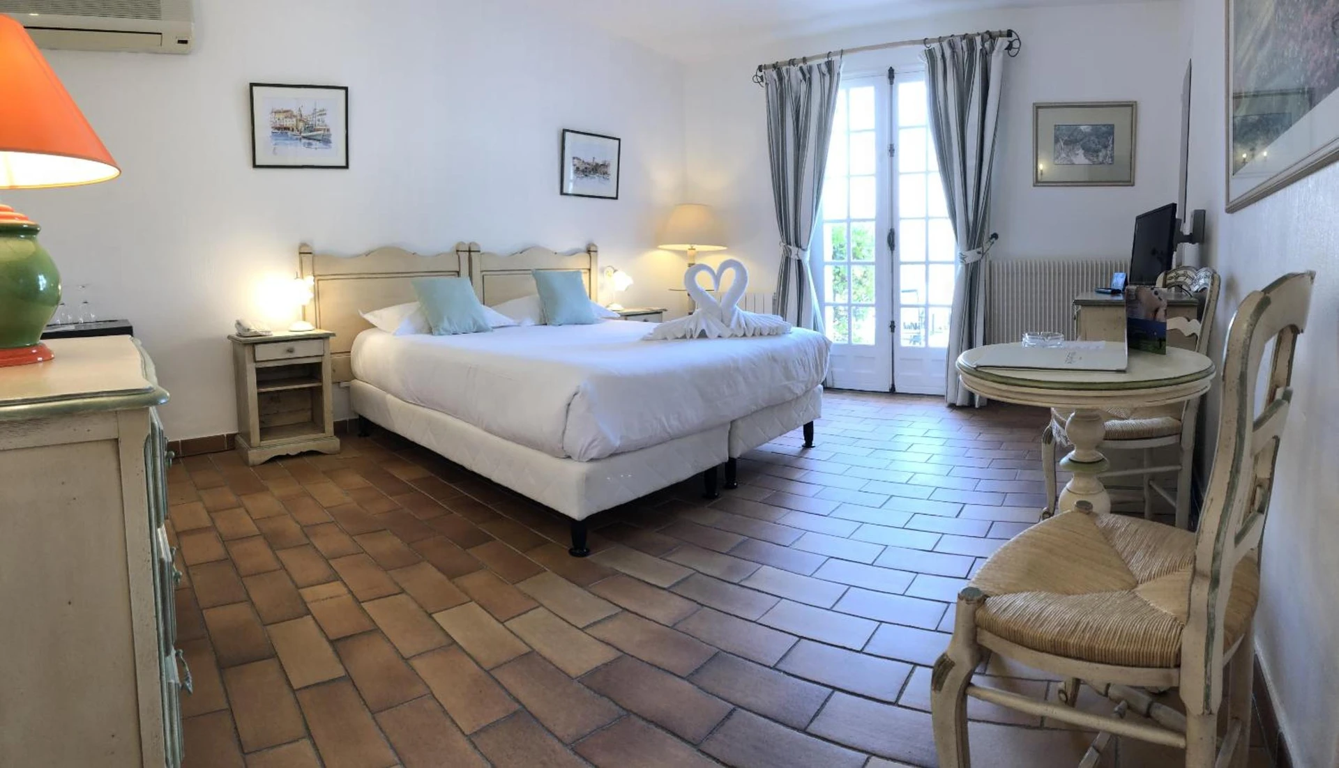 Chambre disponible pour un séminaire d'entreprise à Hôtel Jas Neuf - Sainte-Maxime
