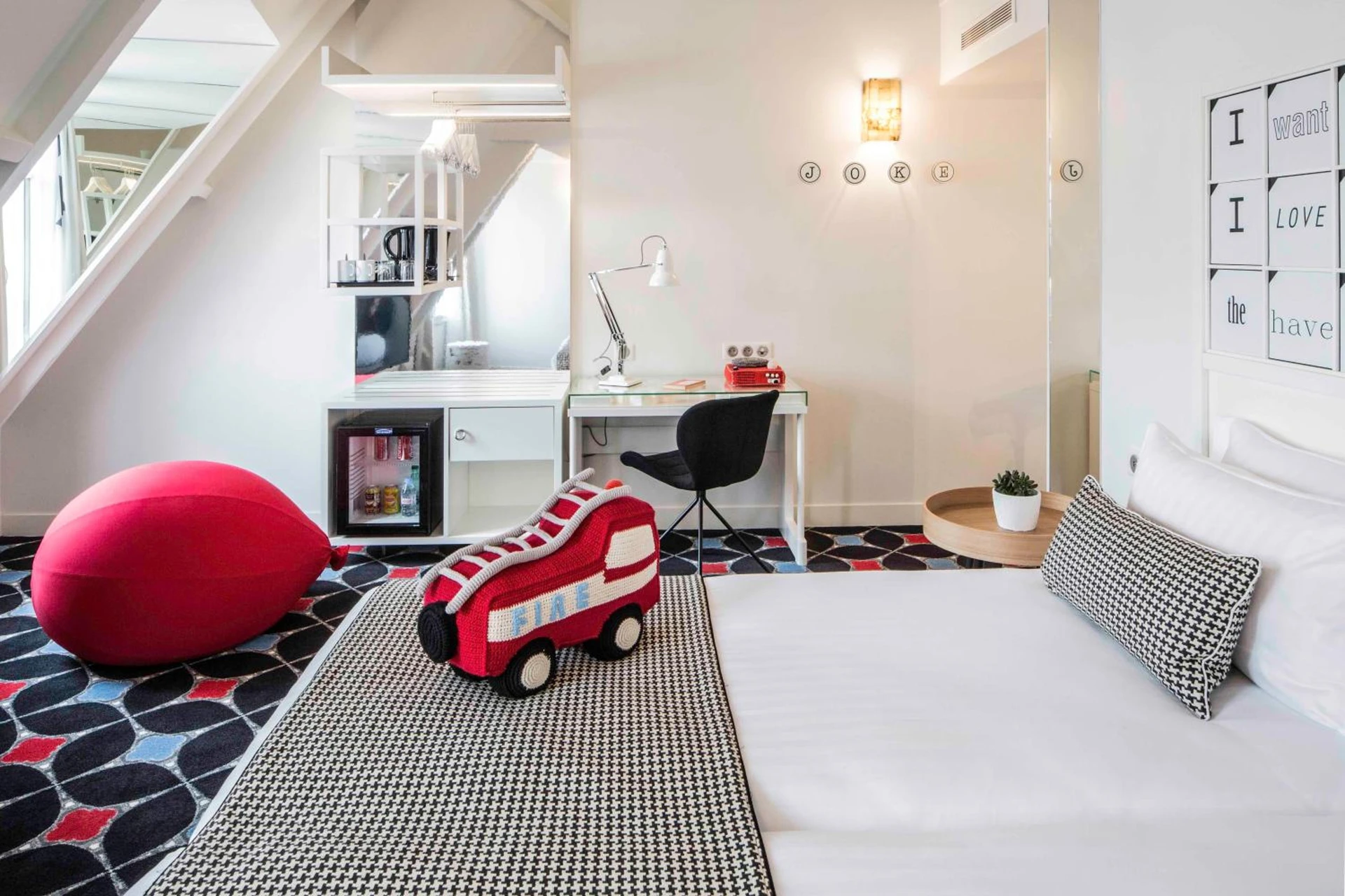 Ambiance de travail pour séminaire d'entreprise à Hotel Joke - Astotel - Paris