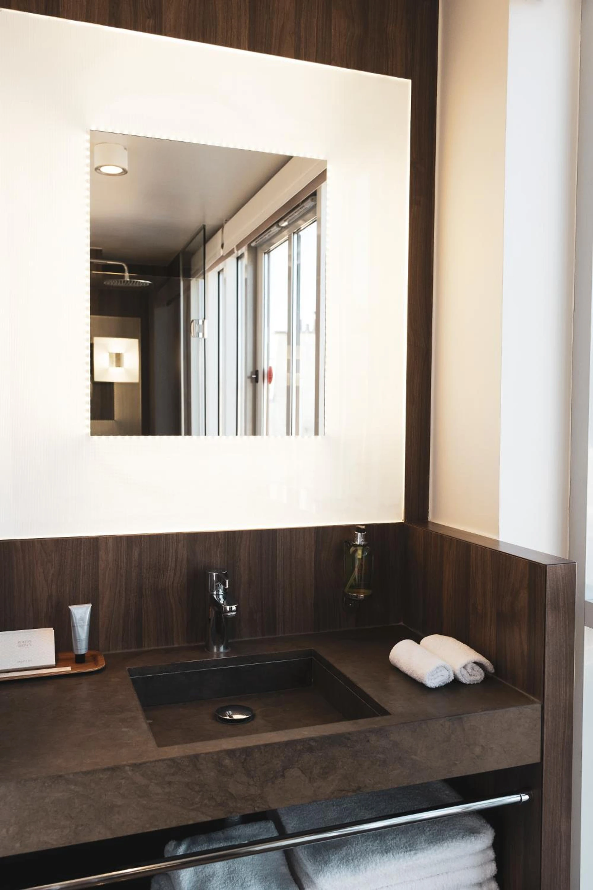 Organiser un séminaire d'entreprise : Hôtel Jules & Jim à paris-3e-arrondissement