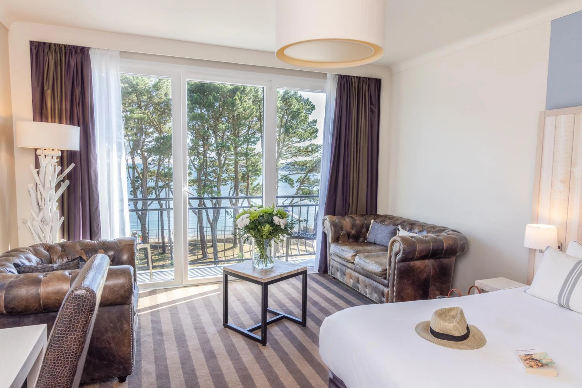 Chambre disponible pour un séminaire d'entreprise à Hotel Kastel & Spa avec piscine d'eau de mer chauffée et située à 50 m de l'hôtel - Bénodet