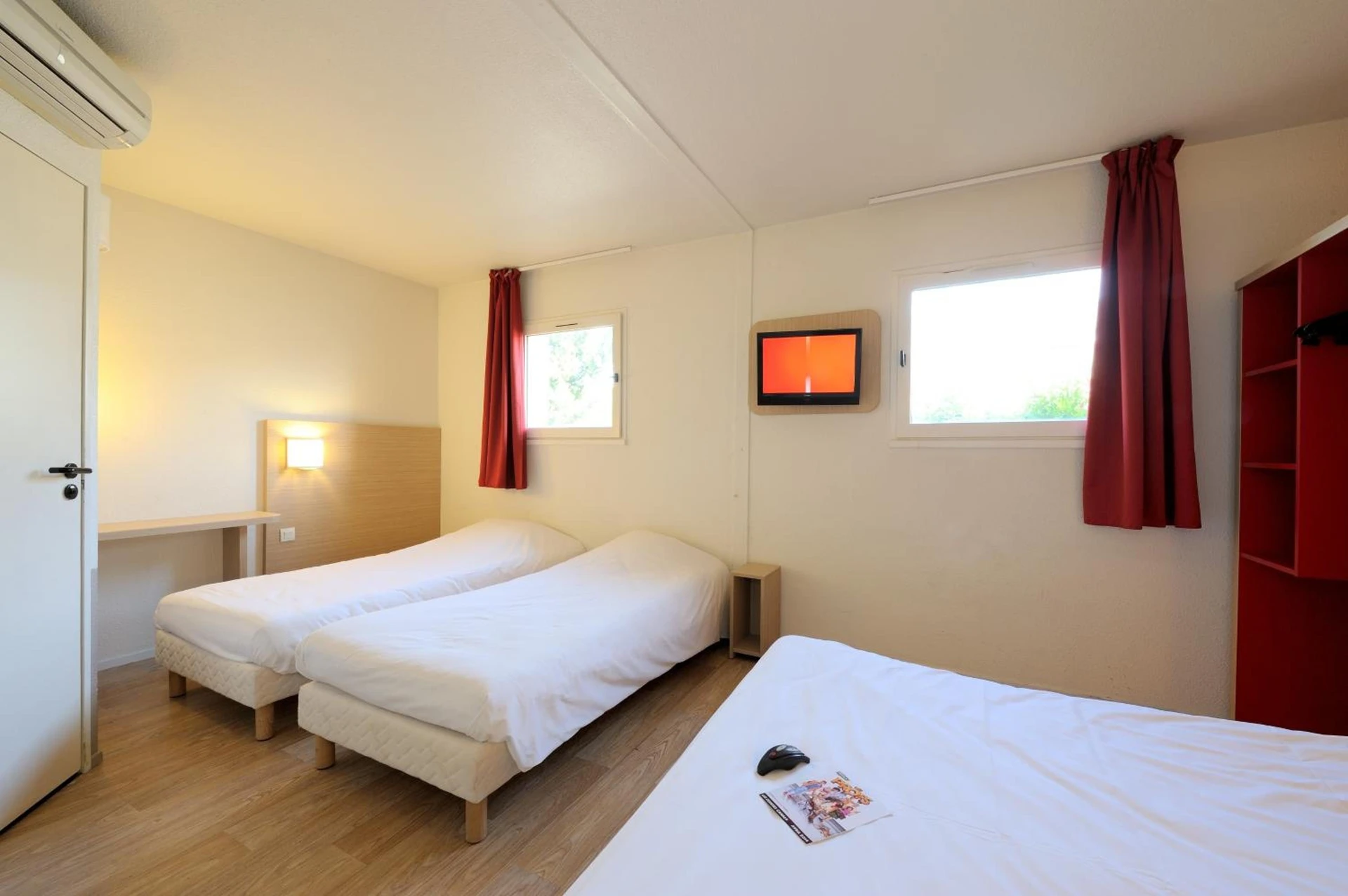 Magnifique chambre pour un séminaire d'entreprise à Hôtel Kennedy Parc des Expositions - Tarbes