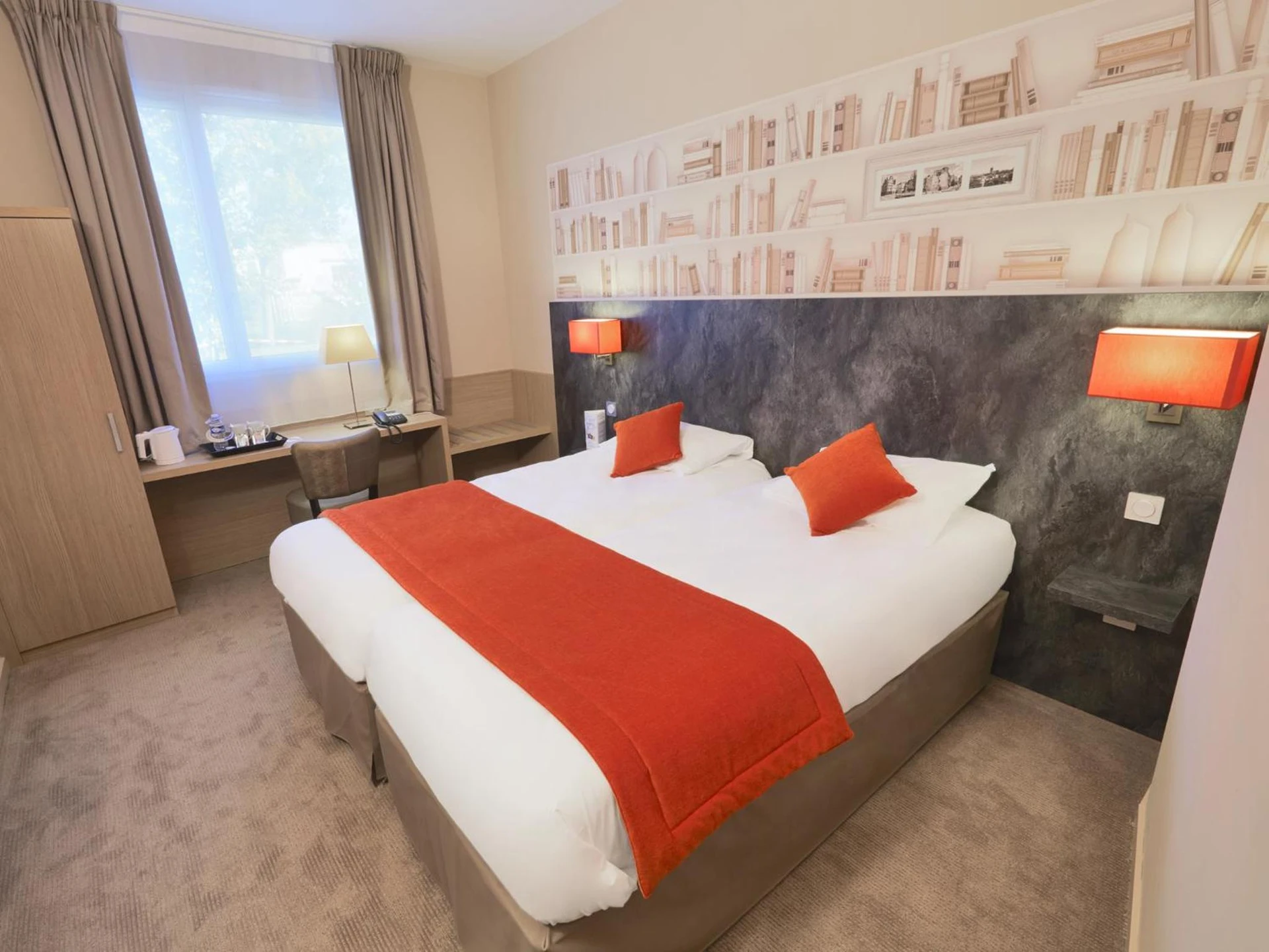 Chambre disponible pour un séminaire d'entreprise à Kyriad Angers Ouest Beaucouzé - Beaucouzé