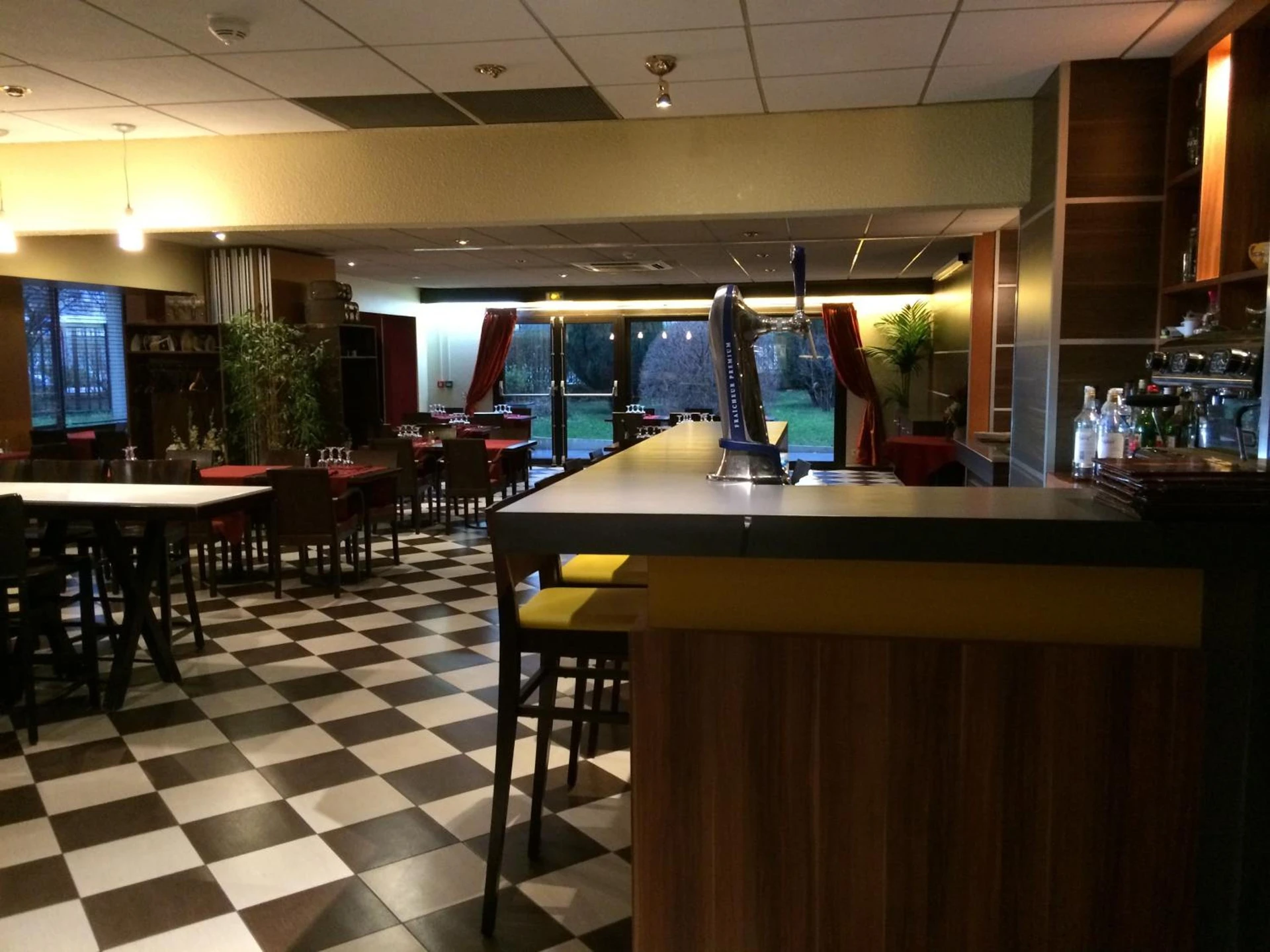 Organiser un séminaire d'entreprise : Kyriad Argenteuil à argenteuil