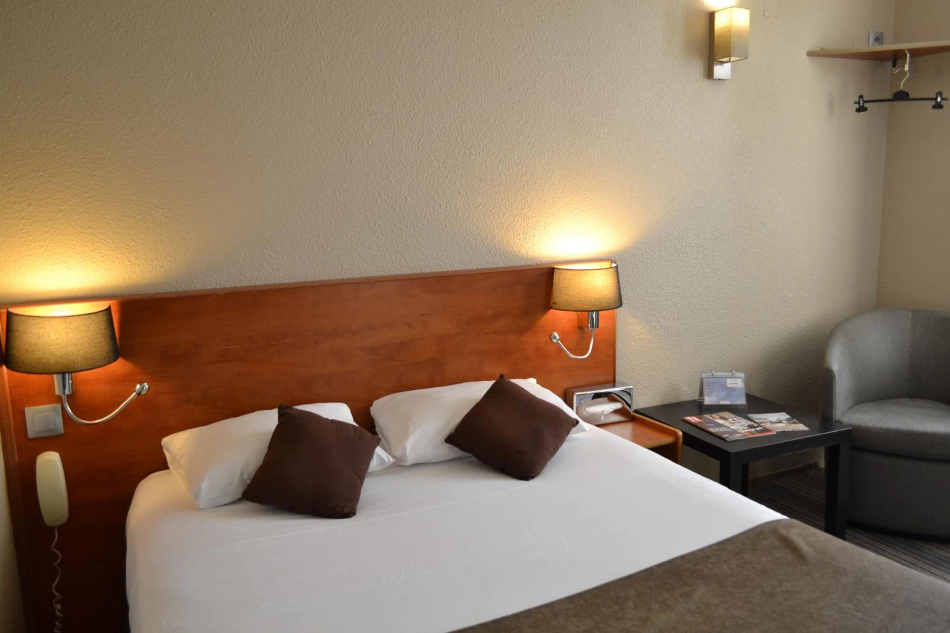 Magnifique chambre pour un séminaire d'entreprise à Hotel Restaurant Kyriad Brive Centre - Brive-la-Gaillarde