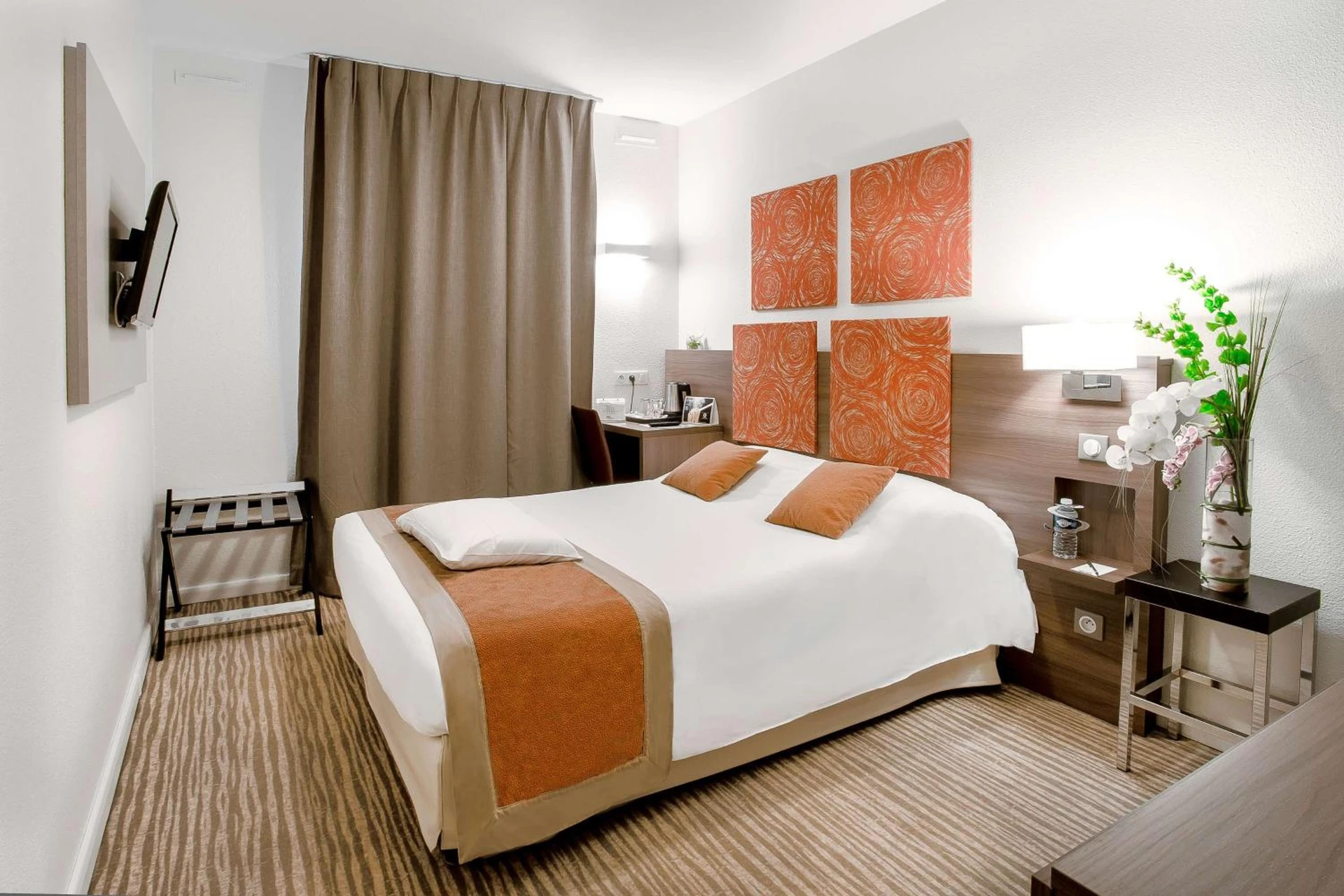 Magnifique chambre pour un séminaire d'entreprise à Kyriad Chambéry Centre - Hôtel et Résidence - Chambéry