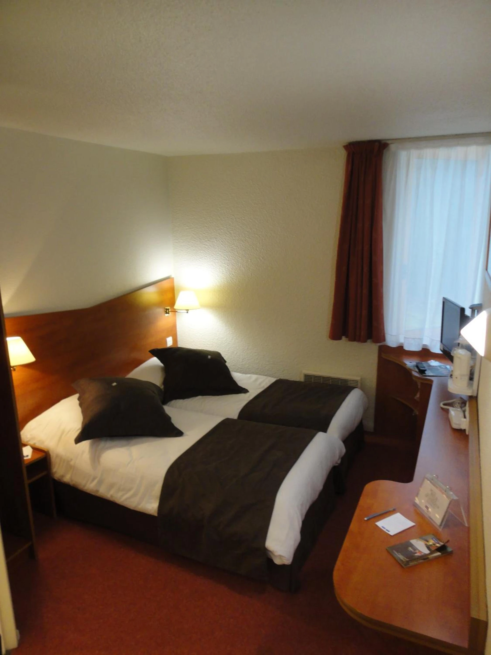 Chambre disponible pour un séminaire d'entreprise à Kyriad Chantilly - Chantilly