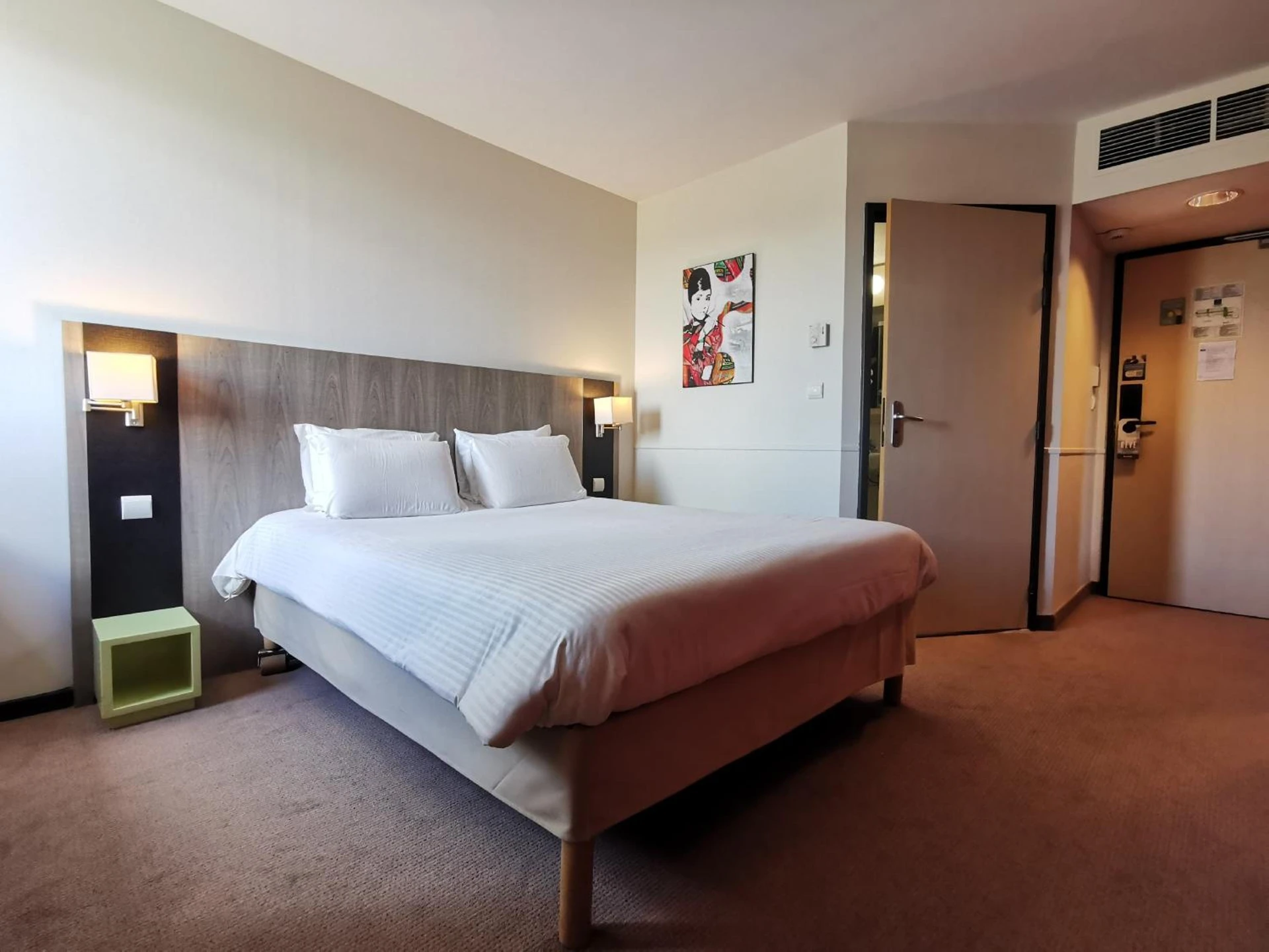 Chambre disponible pour un séminaire d'entreprise à Kyriad Chartres - Chartres