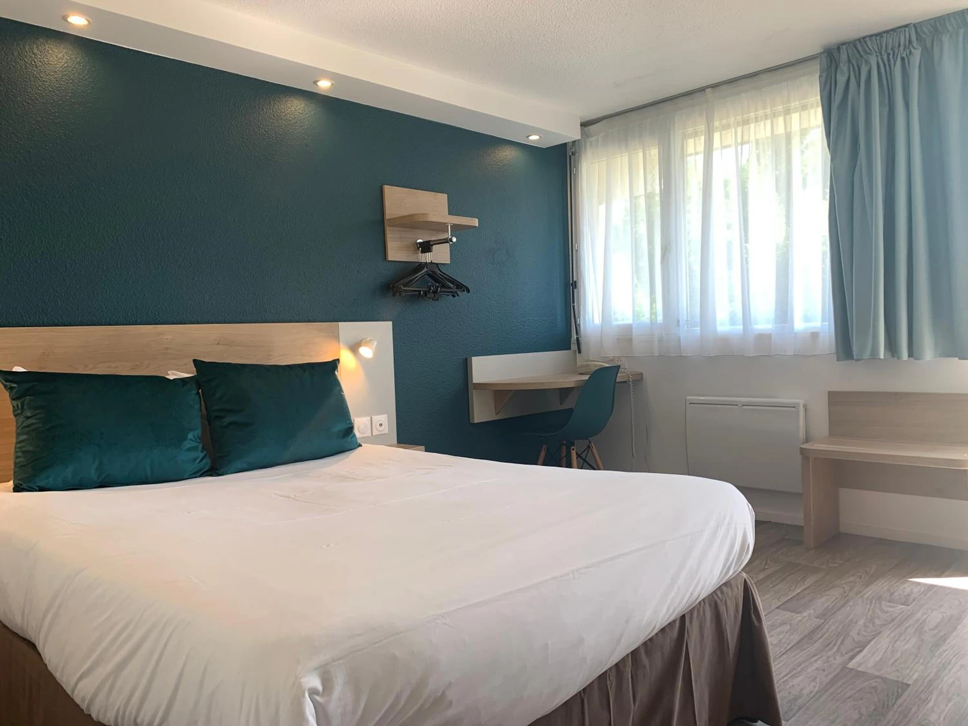 Chambre disponible pour un séminaire d'entreprise à Kyriad Châteauroux - Saint-Maur - Saint-Maur