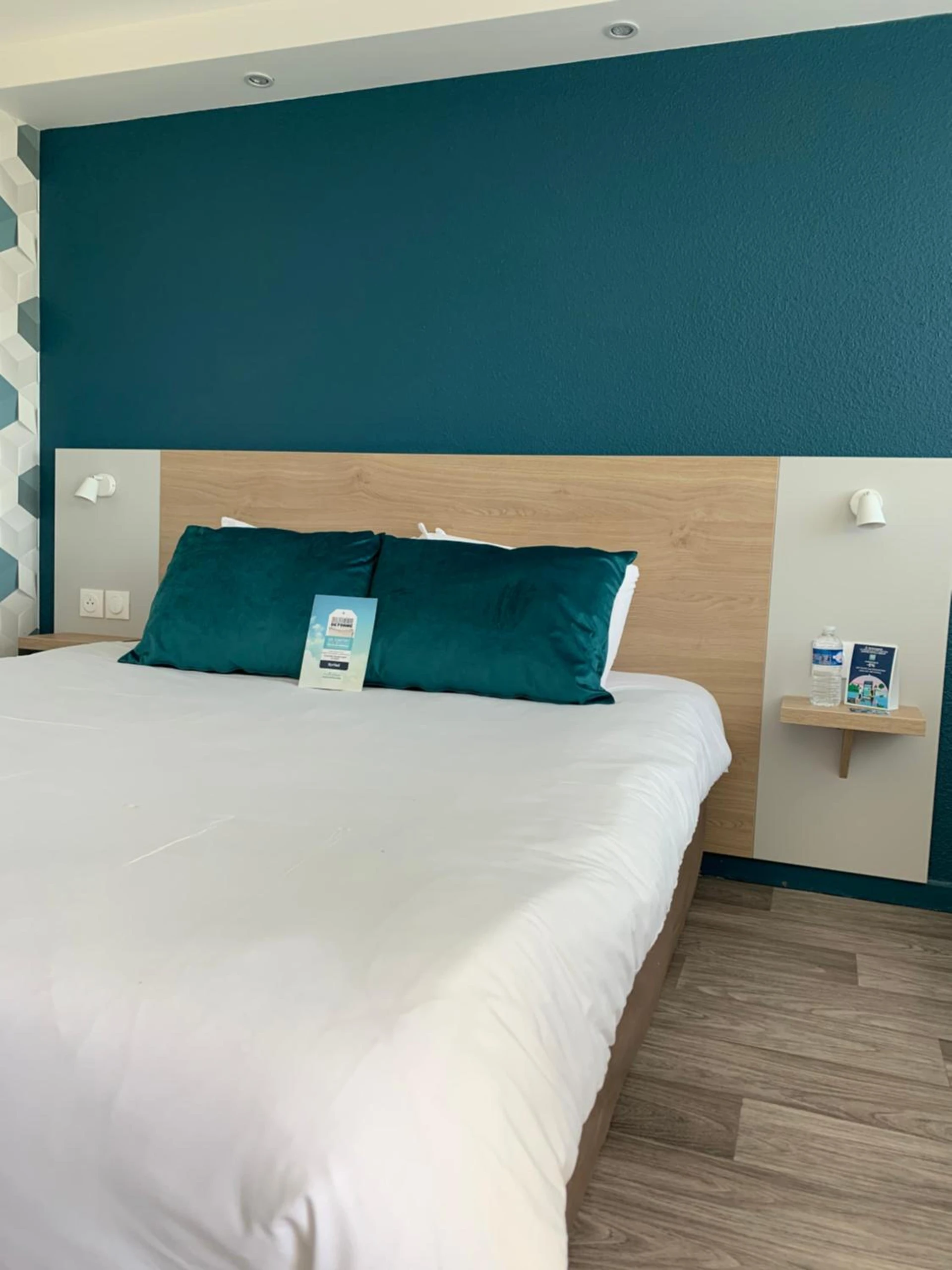 Chambre disponible pour un séminaire d'entreprise à Kyriad Châteauroux - Saint-Maur - Saint-Maur
