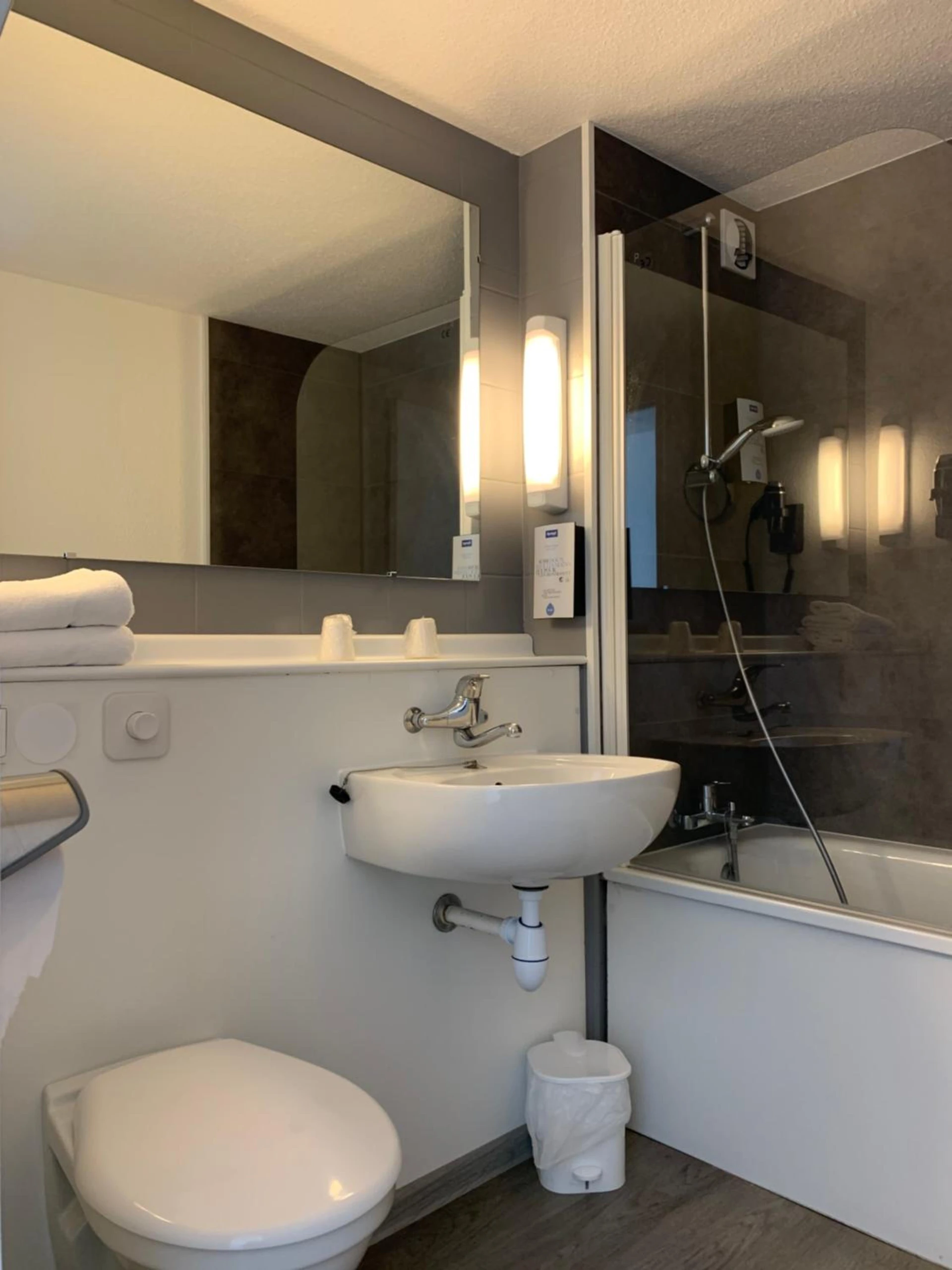 Magnifique chambre pour un séminaire d'entreprise à Kyriad Châteauroux - Saint-Maur - Saint-Maur