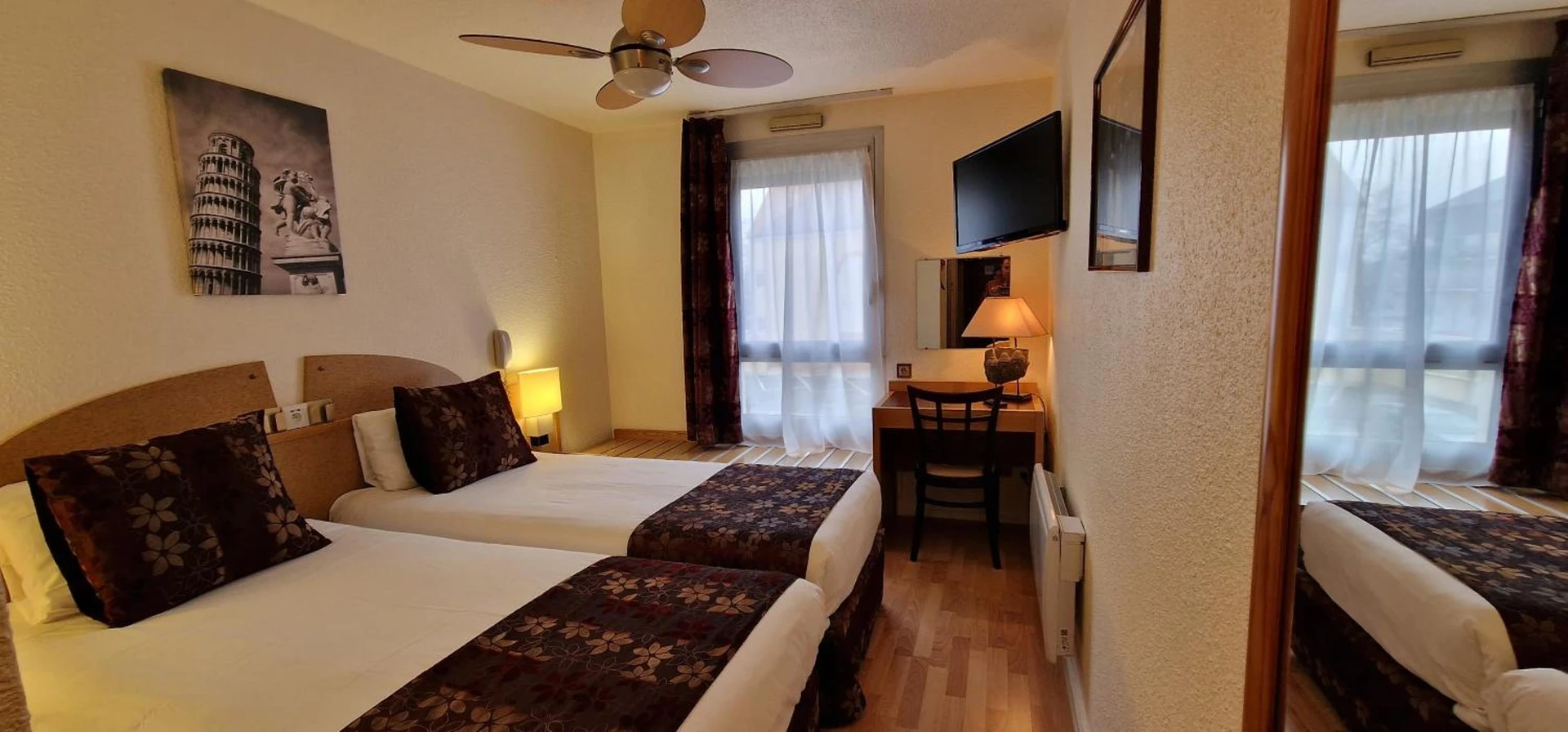 Chambre disponible pour un séminaire d'entreprise à Kyriad Direct Arpajon - Arpajon