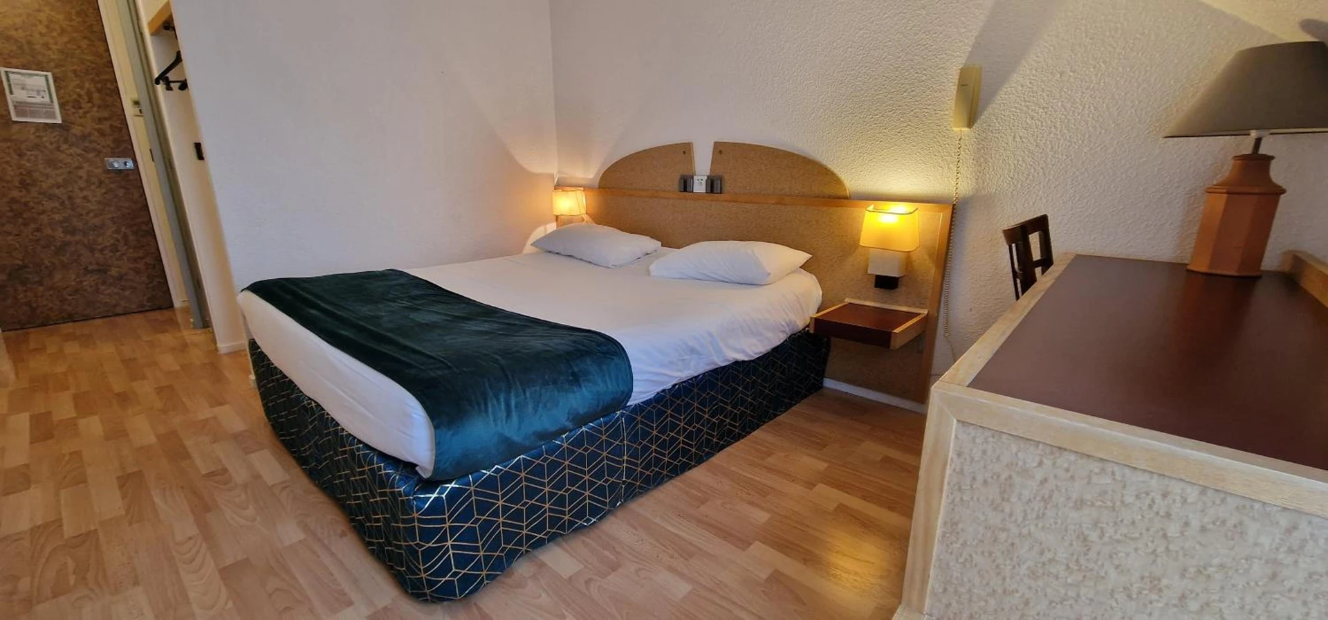 Chambre disponible pour un séminaire d'entreprise à Kyriad Direct Arpajon - Arpajon