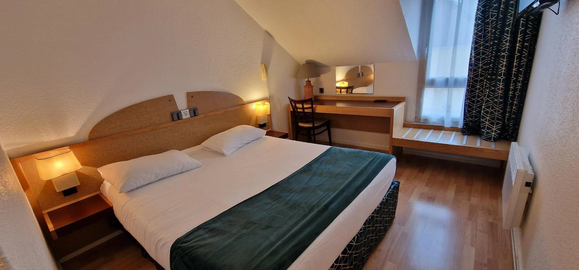 Chambre disponible pour un séminaire d'entreprise à Kyriad Direct Arpajon - Arpajon