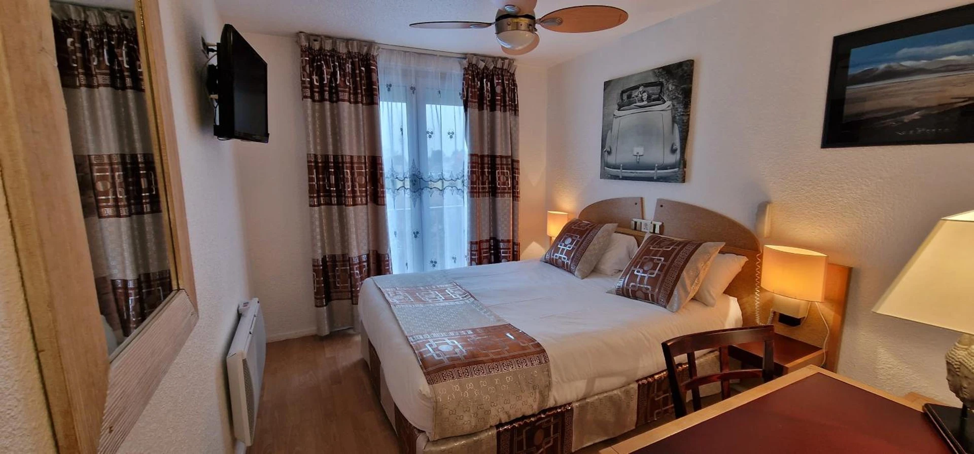 Magnifique chambre pour un séminaire d'entreprise à Kyriad Direct Arpajon - Arpajon