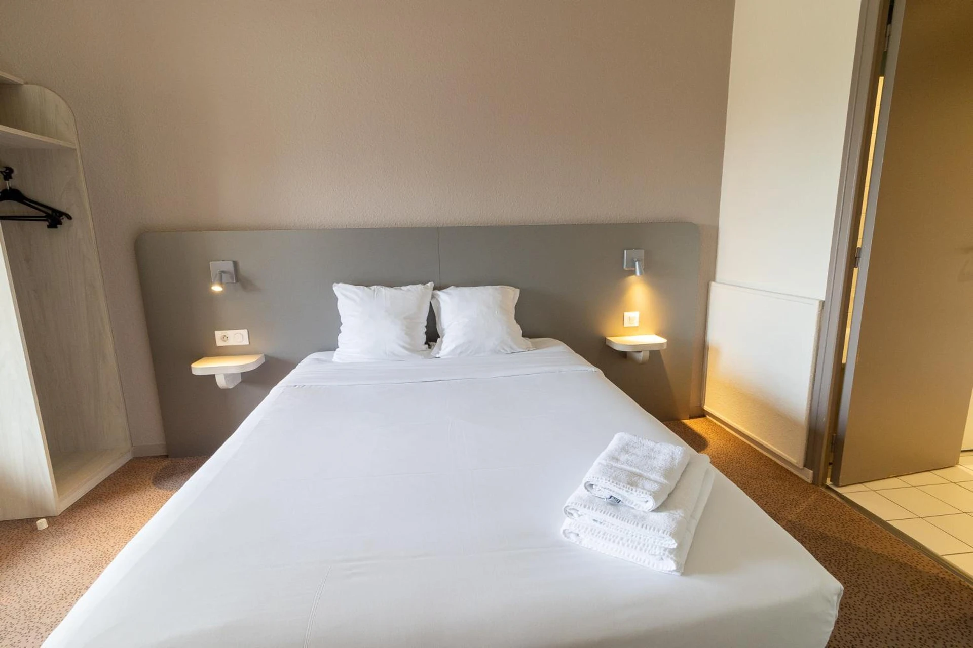 Chambre disponible pour un séminaire d'entreprise à Kyriad Direct Auxerre - Appoigny - Appoigny