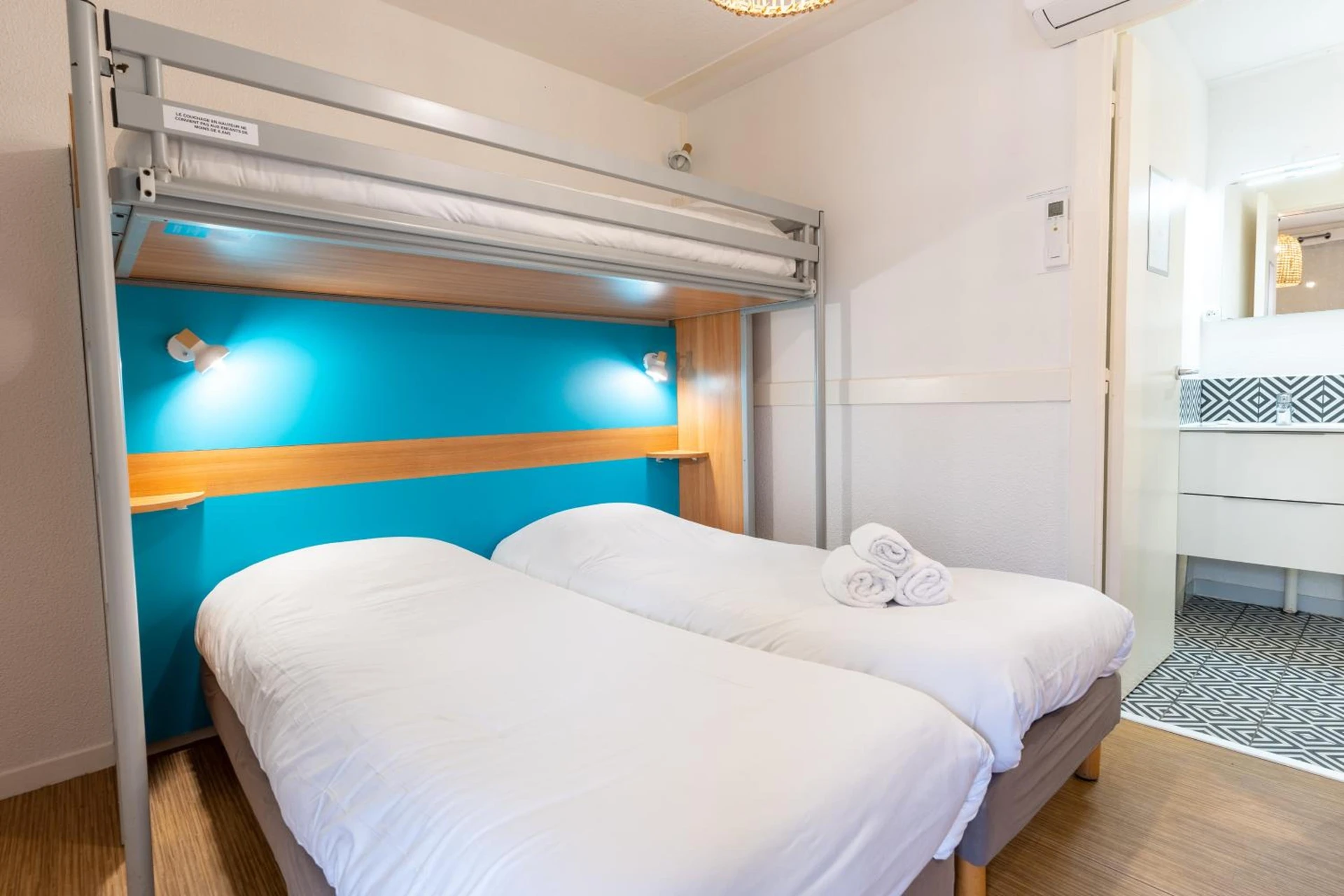 Chambre disponible pour un séminaire d'entreprise à Kyriad Direct Bordeaux Sud Cestas - Cestas