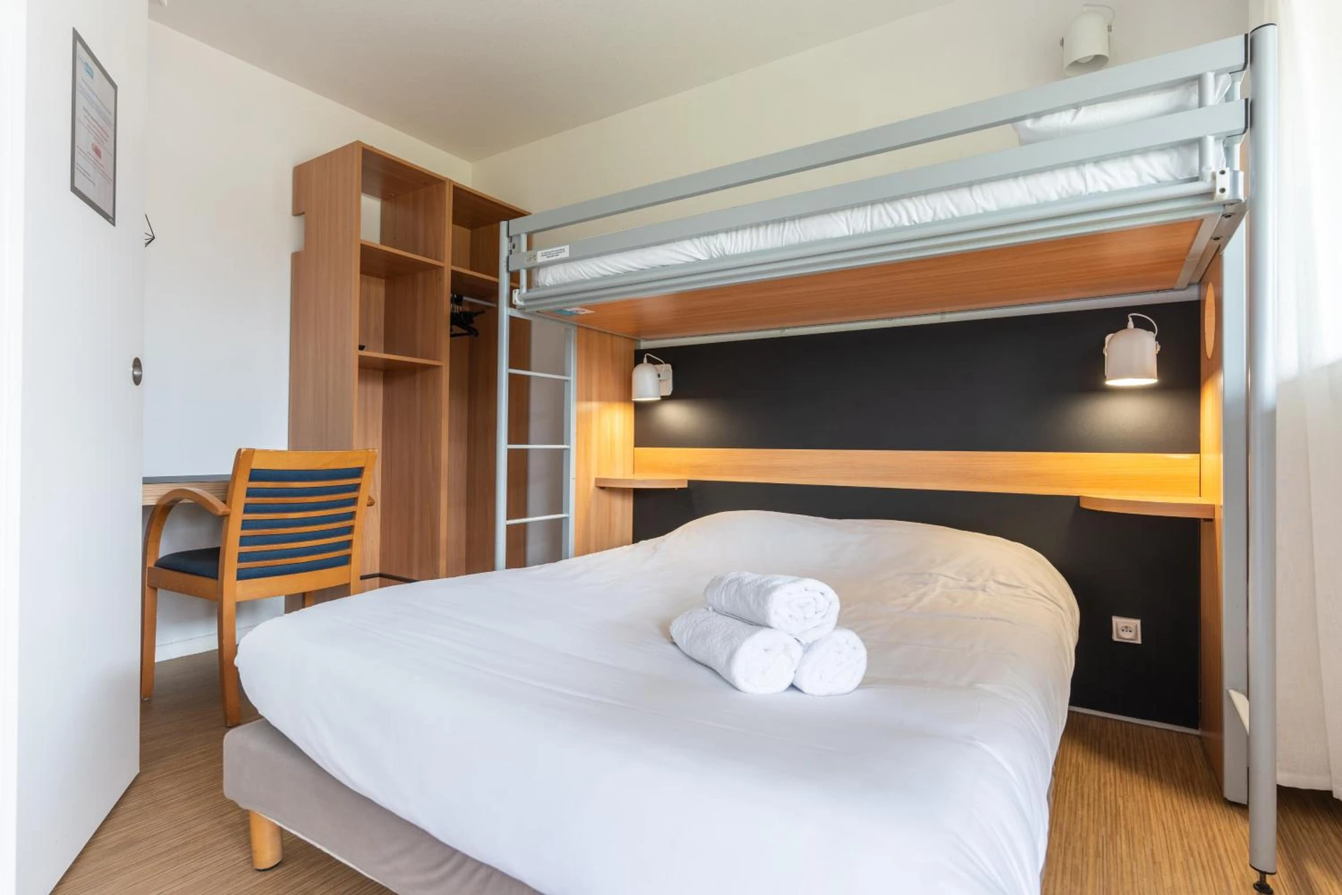 Magnifique chambre pour un séminaire d'entreprise à Kyriad Direct Bordeaux Sud Cestas - Cestas