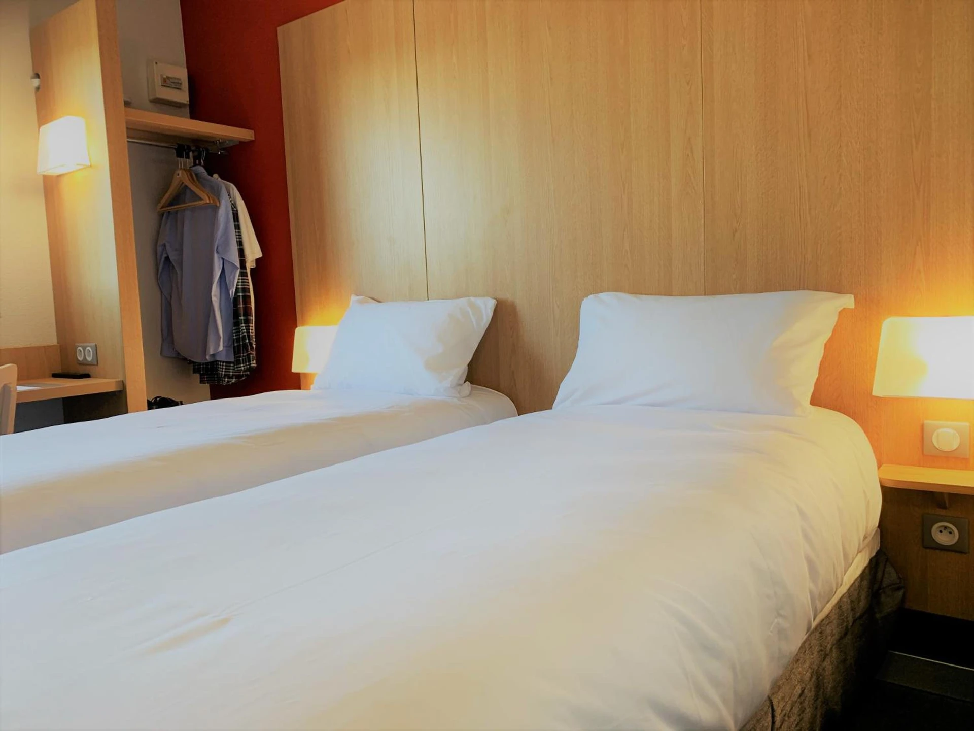 Chambre disponible pour un séminaire d'entreprise à Kyriad Direct Clermont Ferrand Nord Gerzat - Gerzat