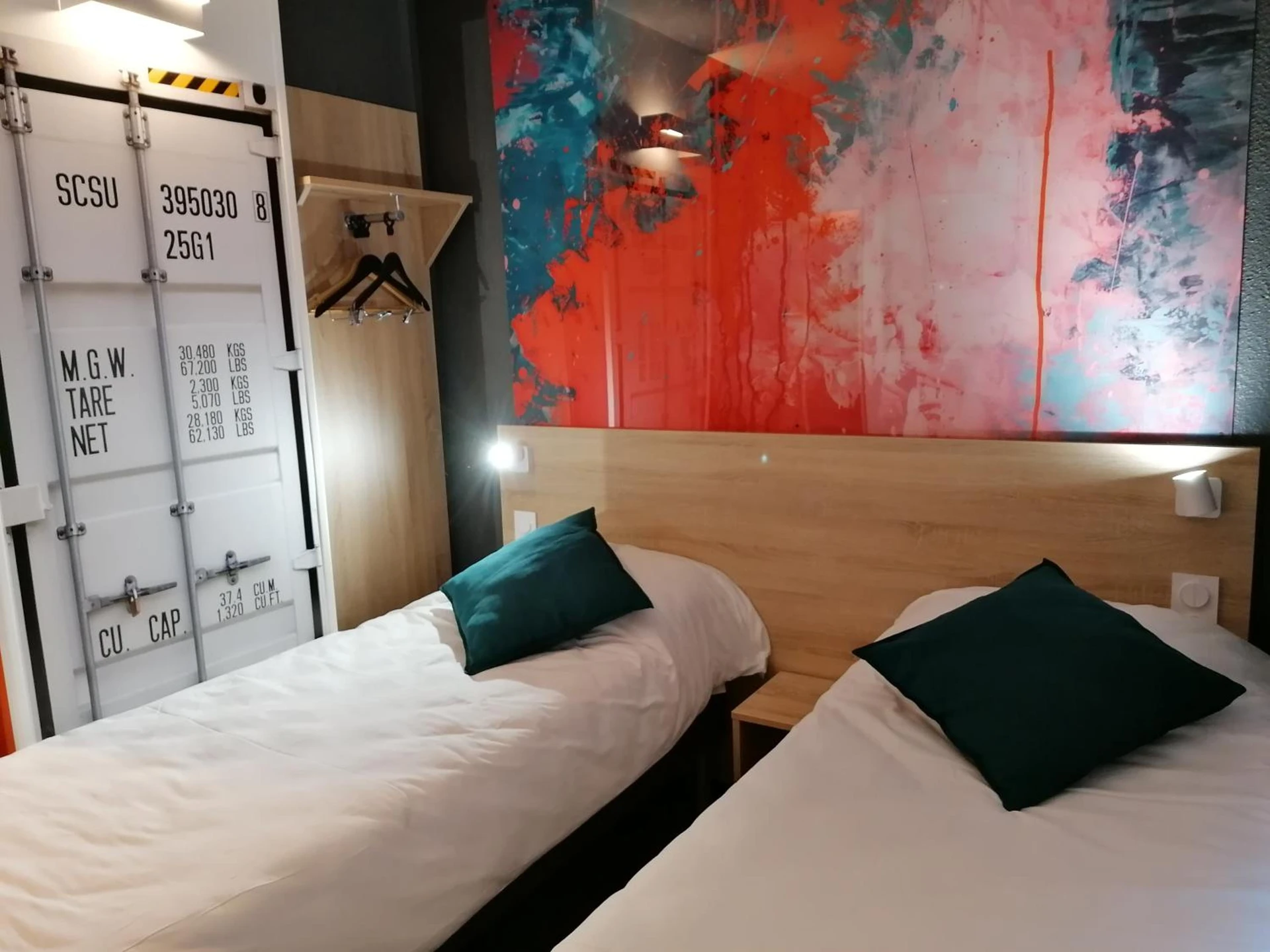 Magnifique chambre pour un séminaire d'entreprise à Kyriad Direct Martigues - Martigues