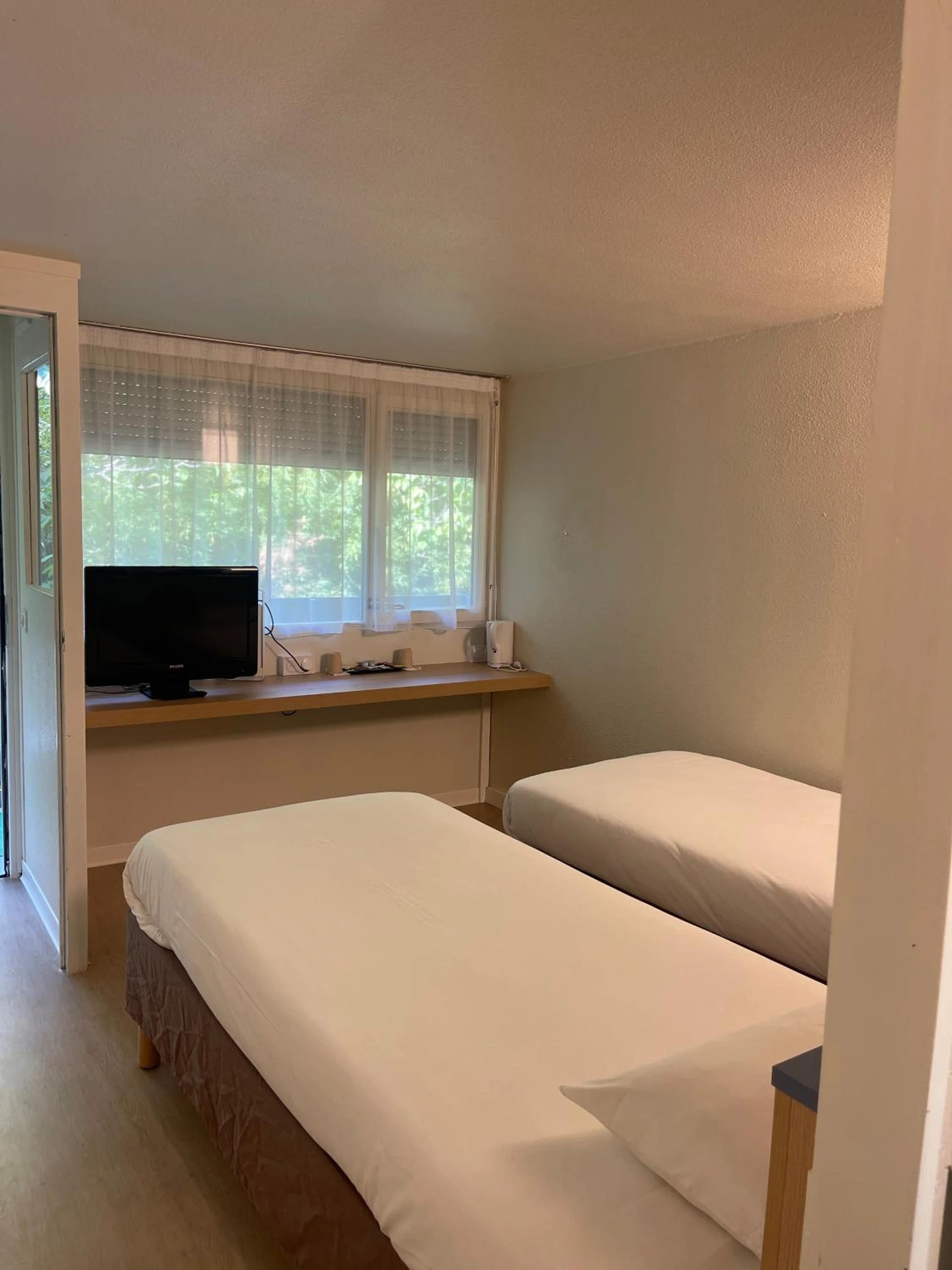 Magnifique chambre pour un séminaire d'entreprise à Kyriad Direct Montpellier Saint Jean De Védas - La Peyrière - Saint-Jean-de-Védas