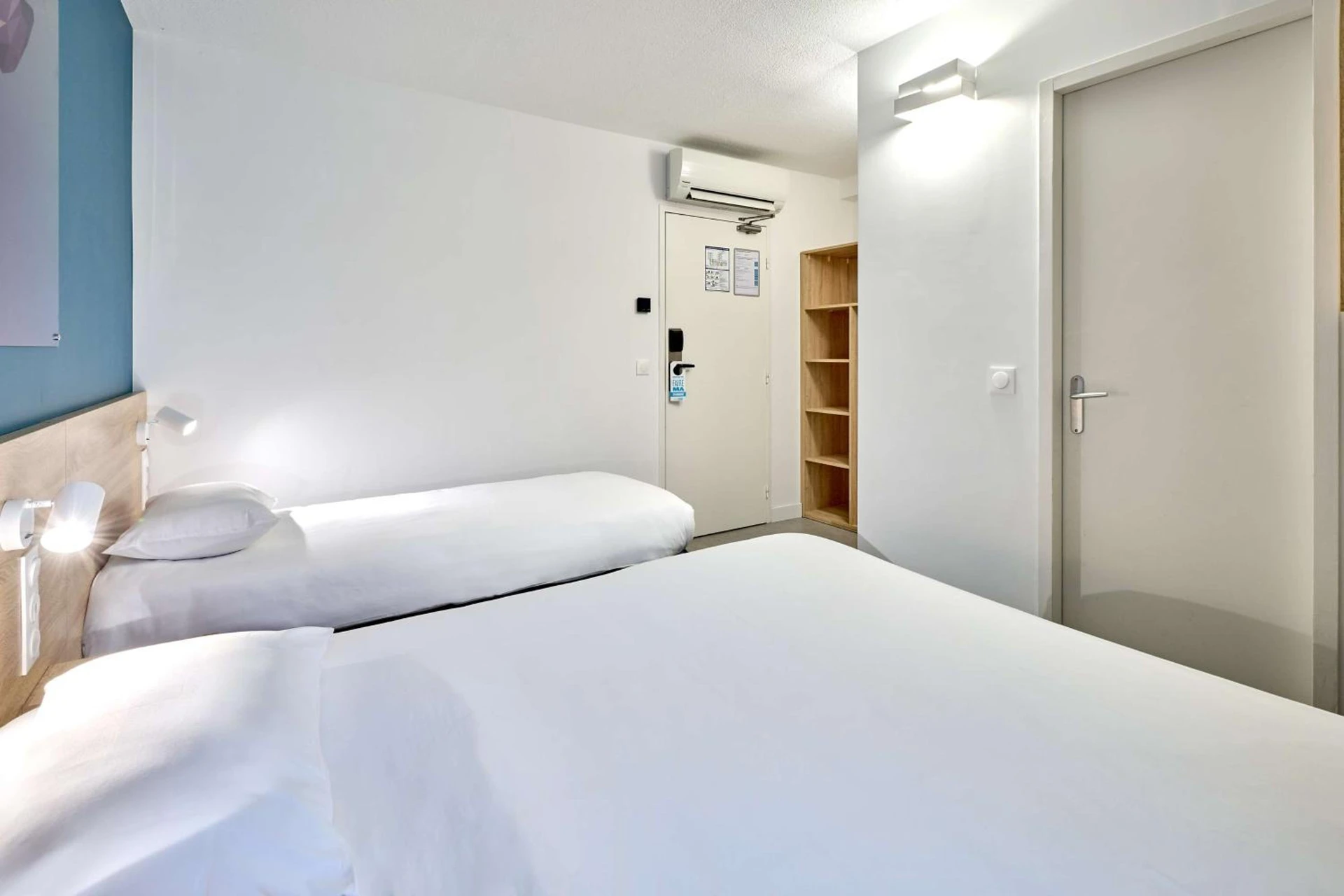 Chambre disponible pour un séminaire d'entreprise à Kyriad Direct Narbonne Sud - Narbonne