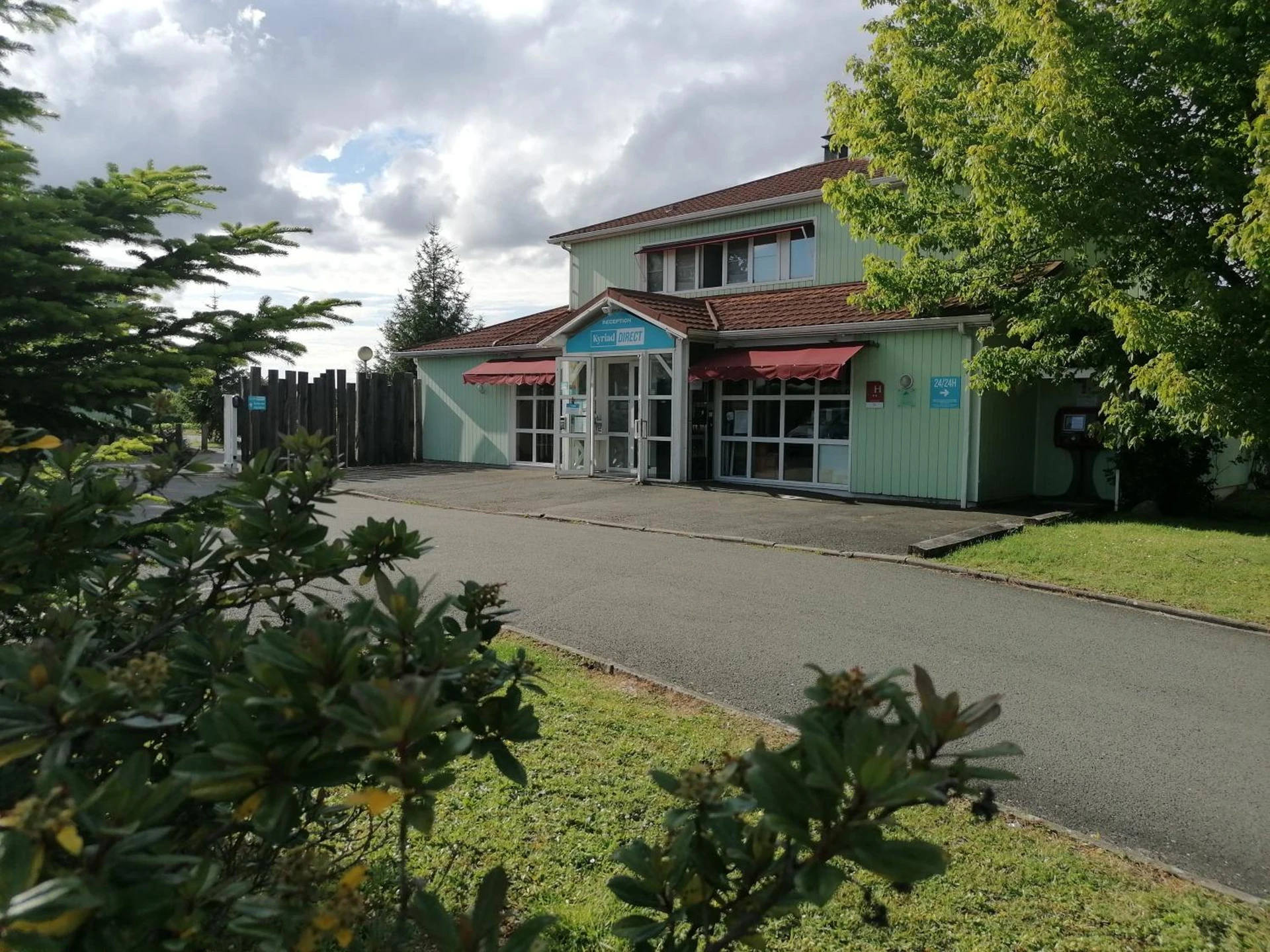 Organiser un séminaire d'entreprise : Kyriad Direct Saintes à saintes