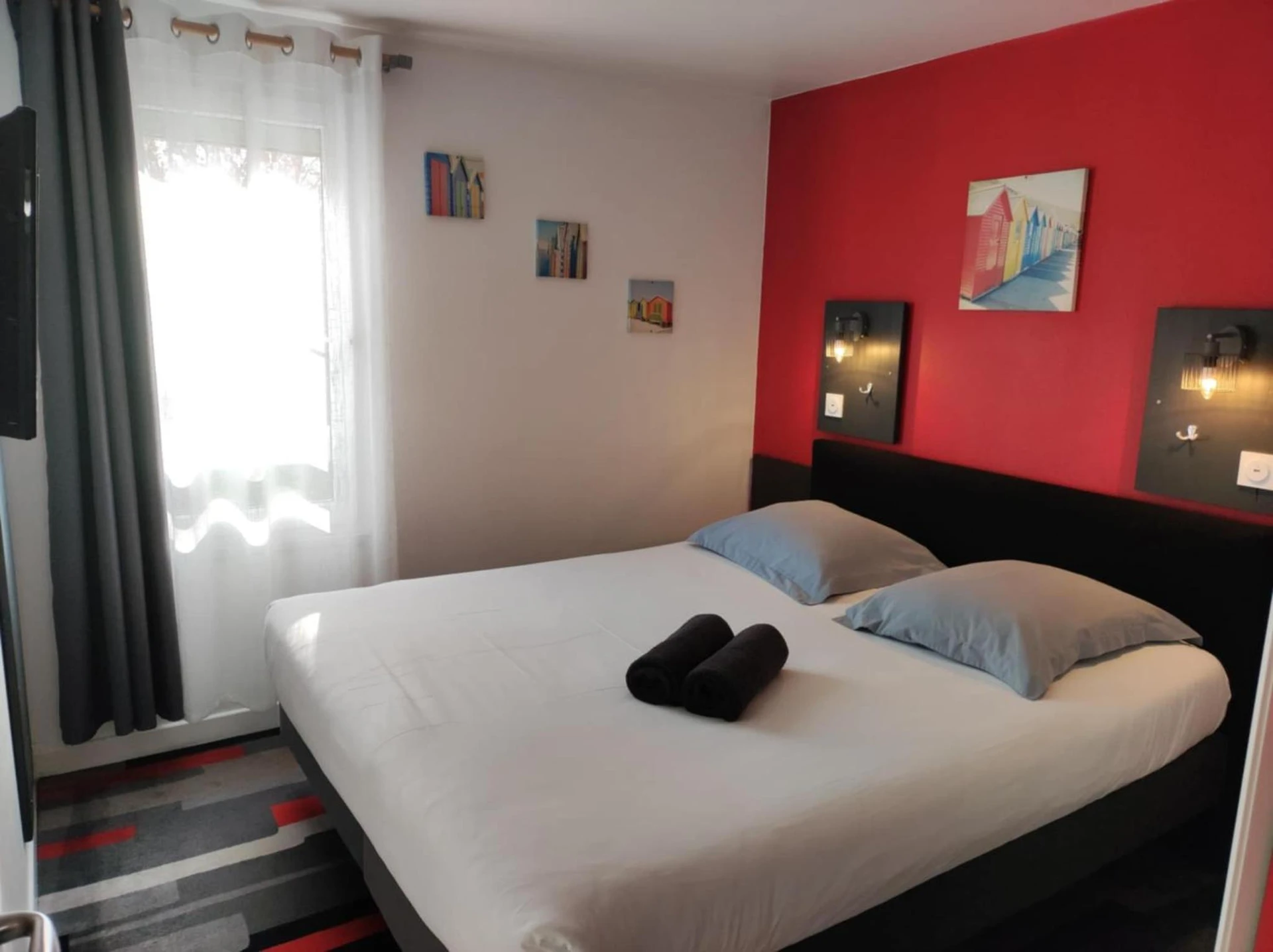 Magnifique chambre pour un séminaire d'entreprise à Kyriad Direct Saintes - Saintes